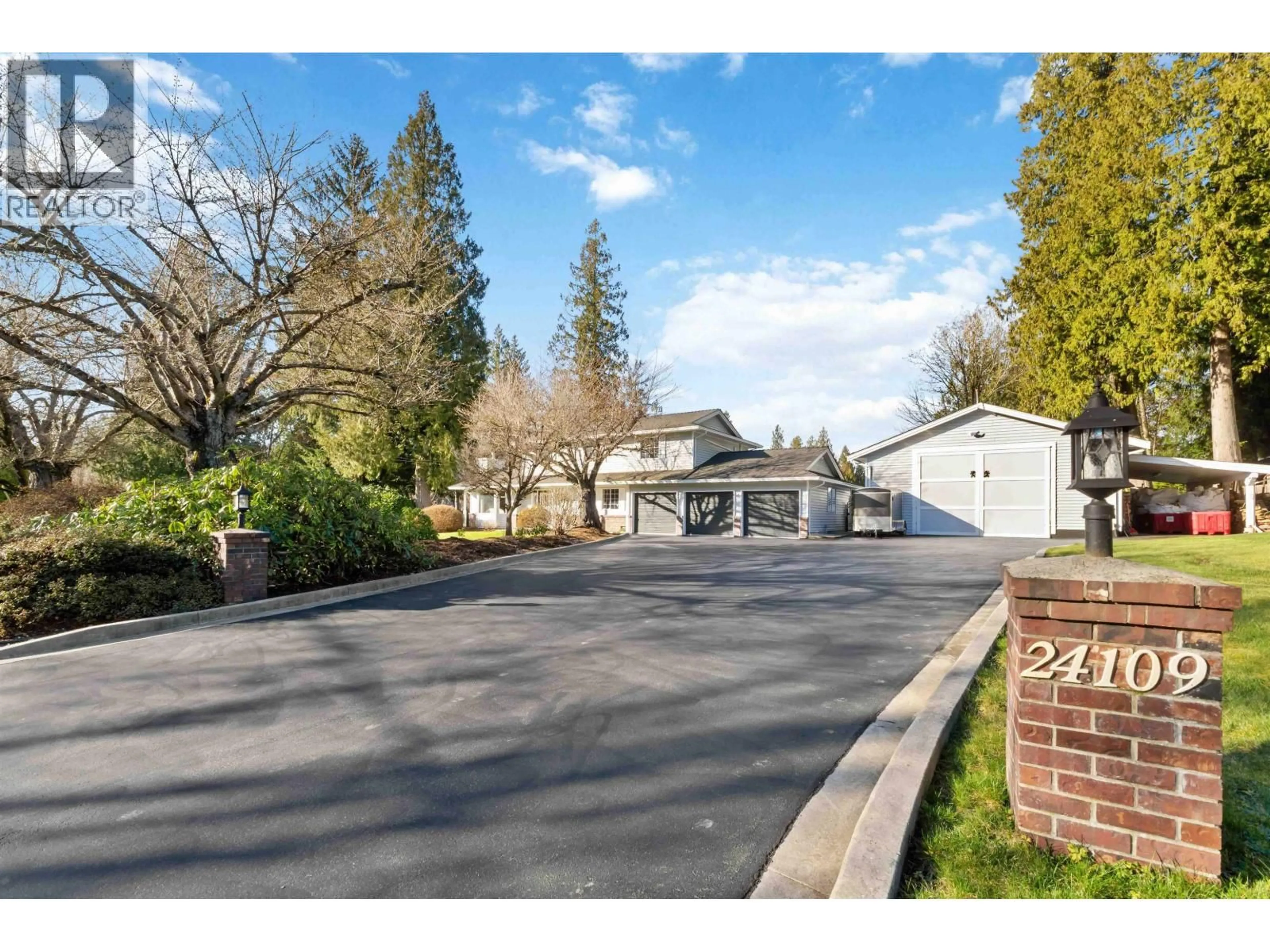 A pic from outside/outdoor area/front of a property/back of a property/a pic from drone, street for 24109 124 AVENUE, Maple Ridge British Columbia V4R1N3