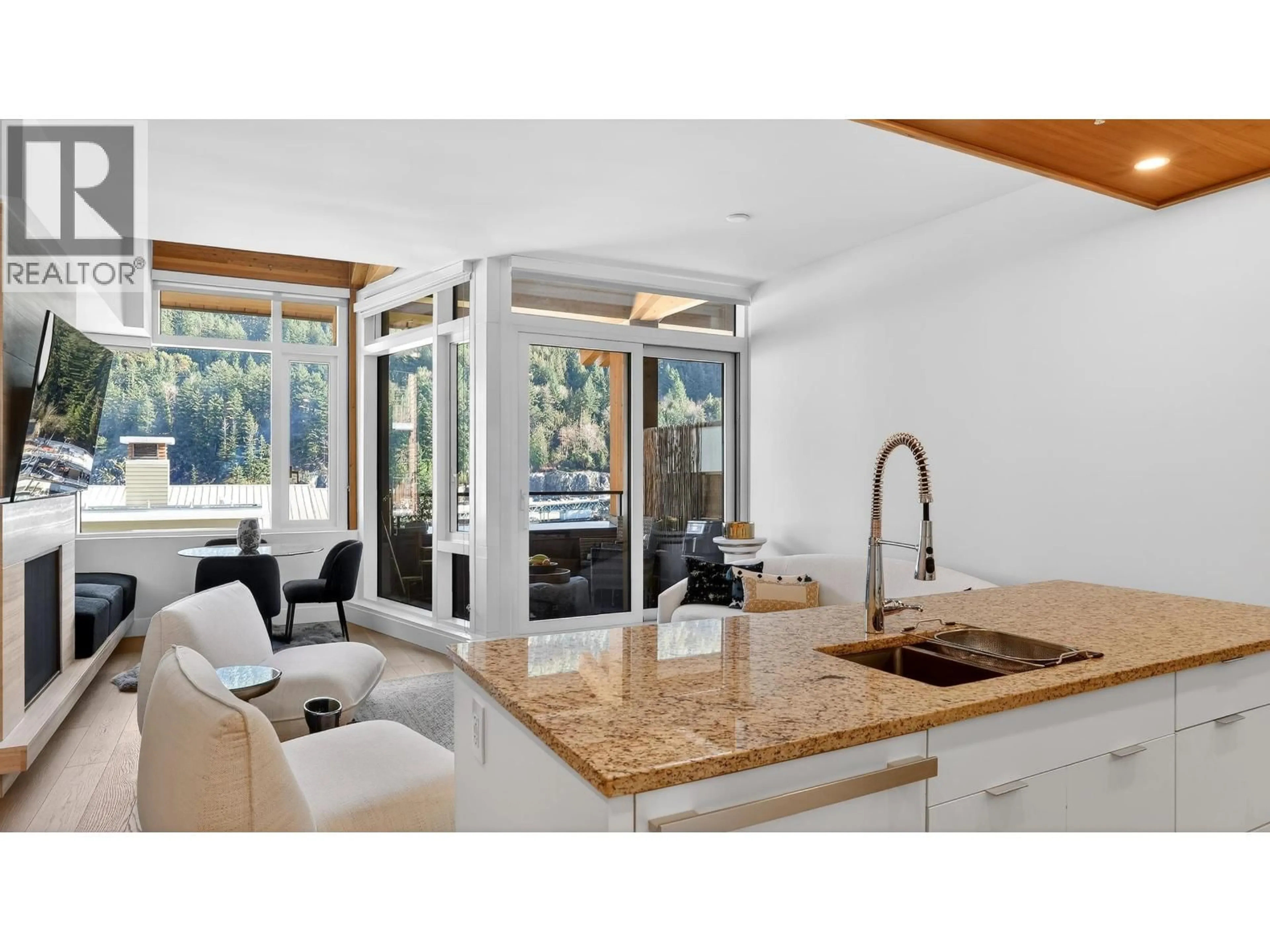 Open concept kitchen, ceramic/tile floor for 506 - 6687 NELSON AVENUE, West Vancouver British Columbia V7W2B2