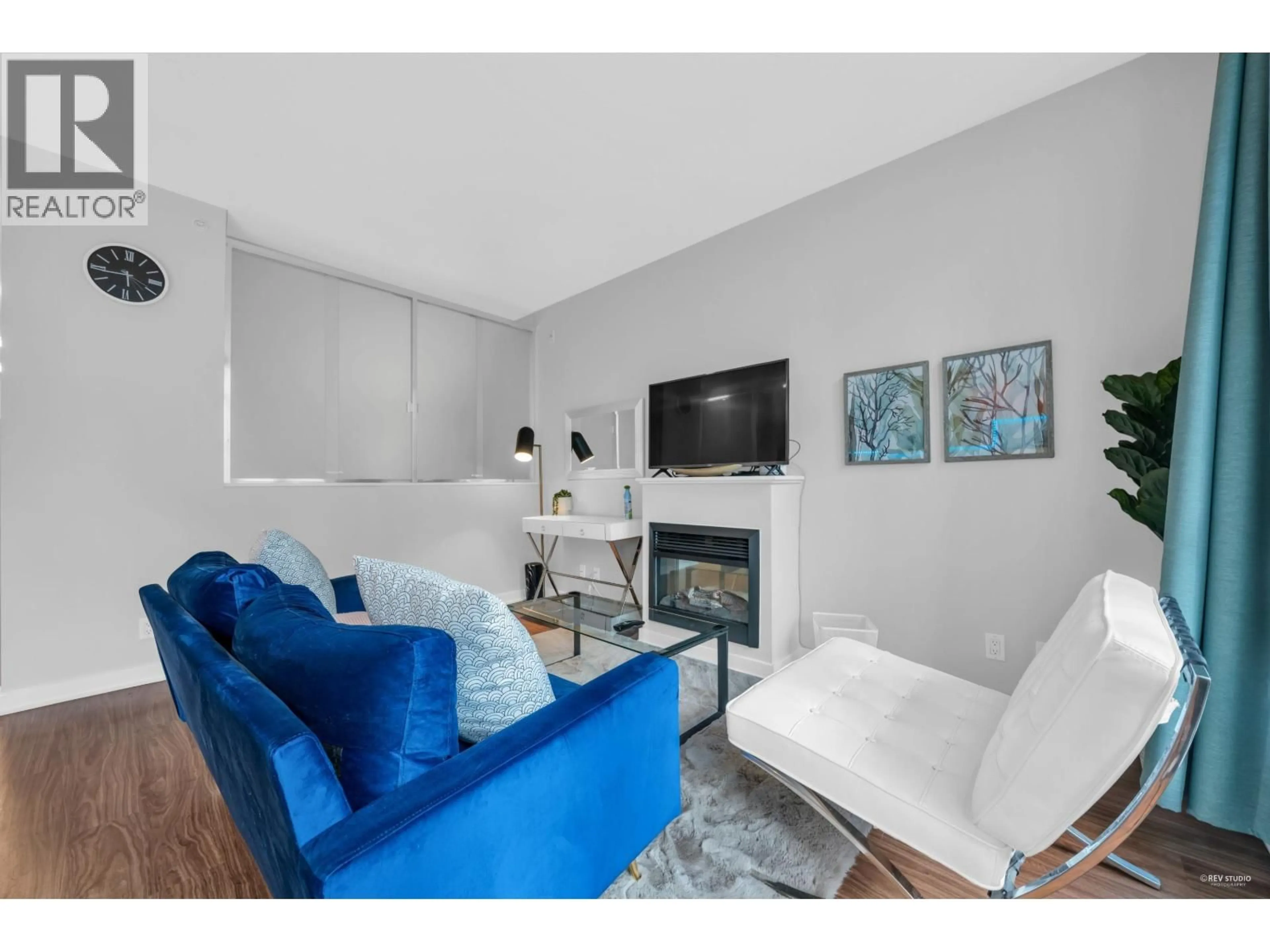 Living room with furniture, unknown for 406 - 1249 GRANVILLE STREET, Vancouver British Columbia V6Z1M5