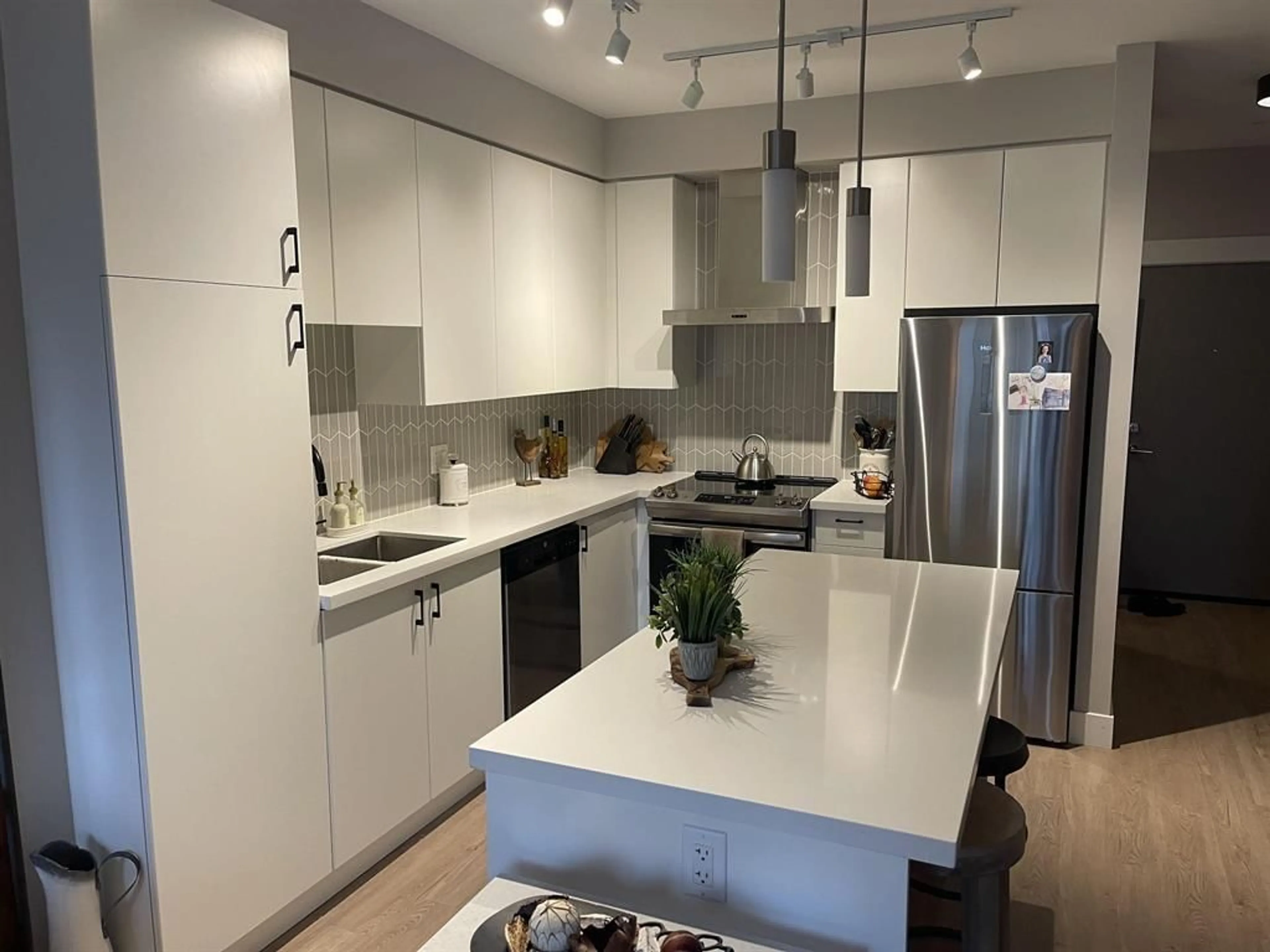 Open concept kitchen, unknown for B302 - 20838 78B AVENUE, Langley British Columbia V2Y3M2