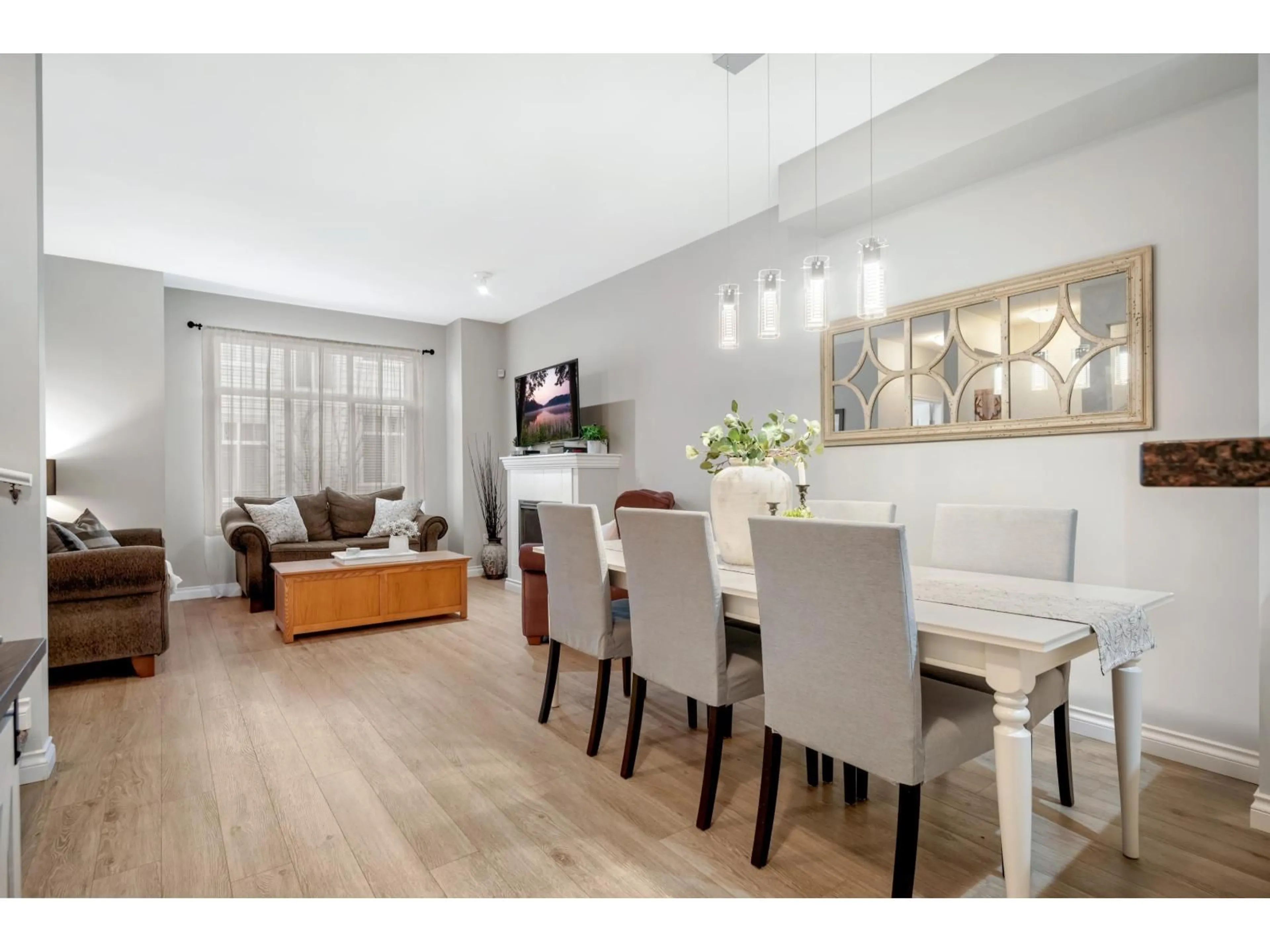 Dining room, wood/laminate floor for 46 - 19480 66 AVENUE, Surrey British Columbia V4N5W7