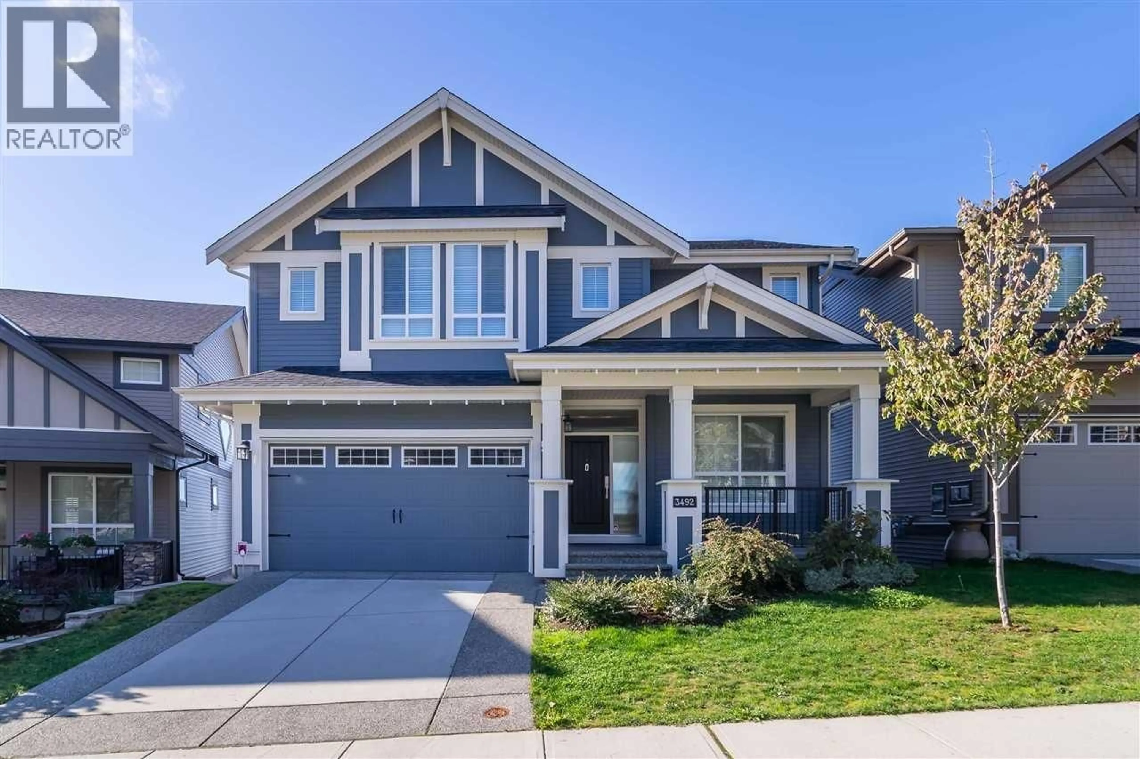 Home with vinyl exterior material, street for 3492 BISHOP PLACE, Coquitlam British Columbia V3E0K2