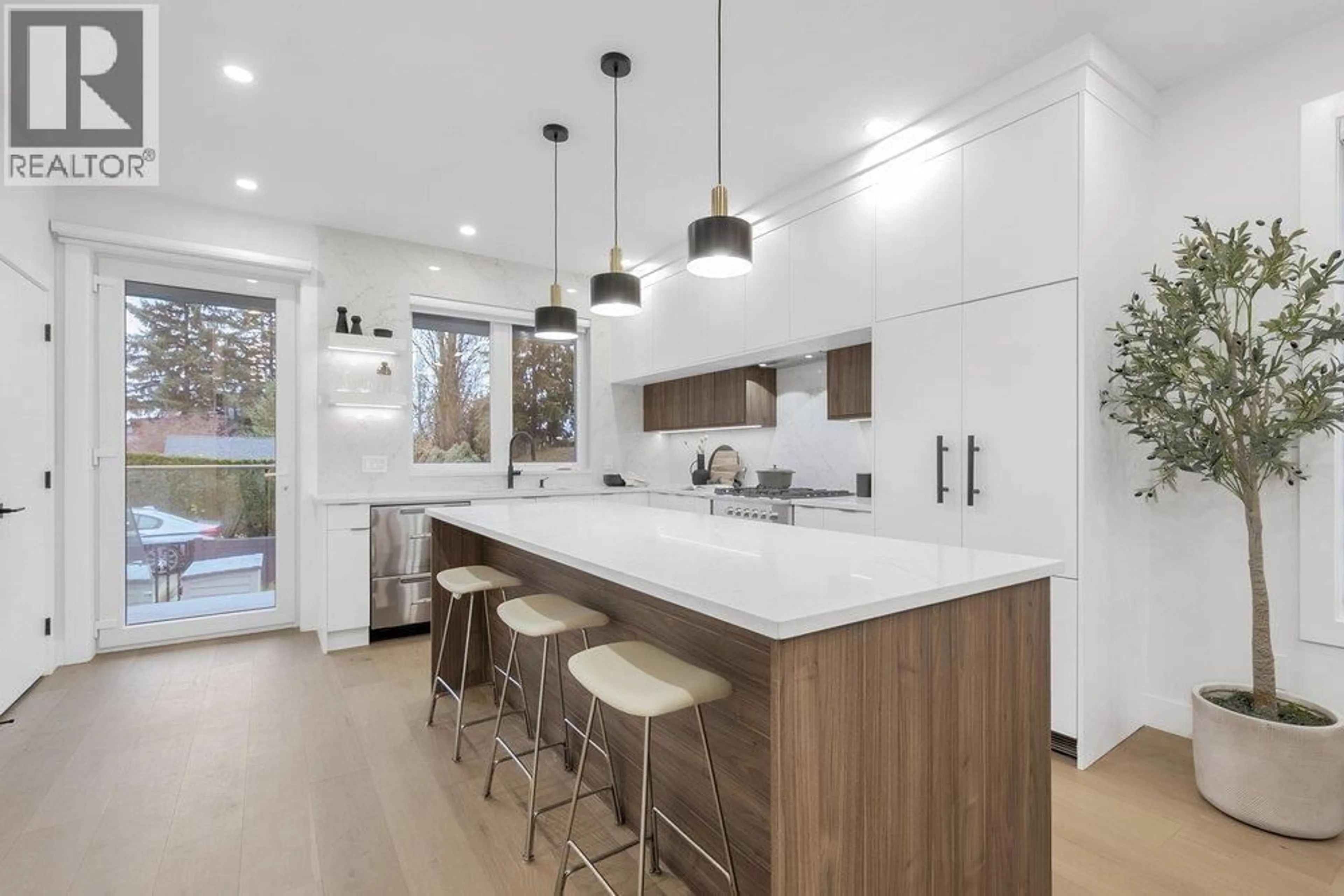 Contemporary kitchen, unknown for 102 - 706 SMITH AVENUE, Coquitlam British Columbia V3J2W7