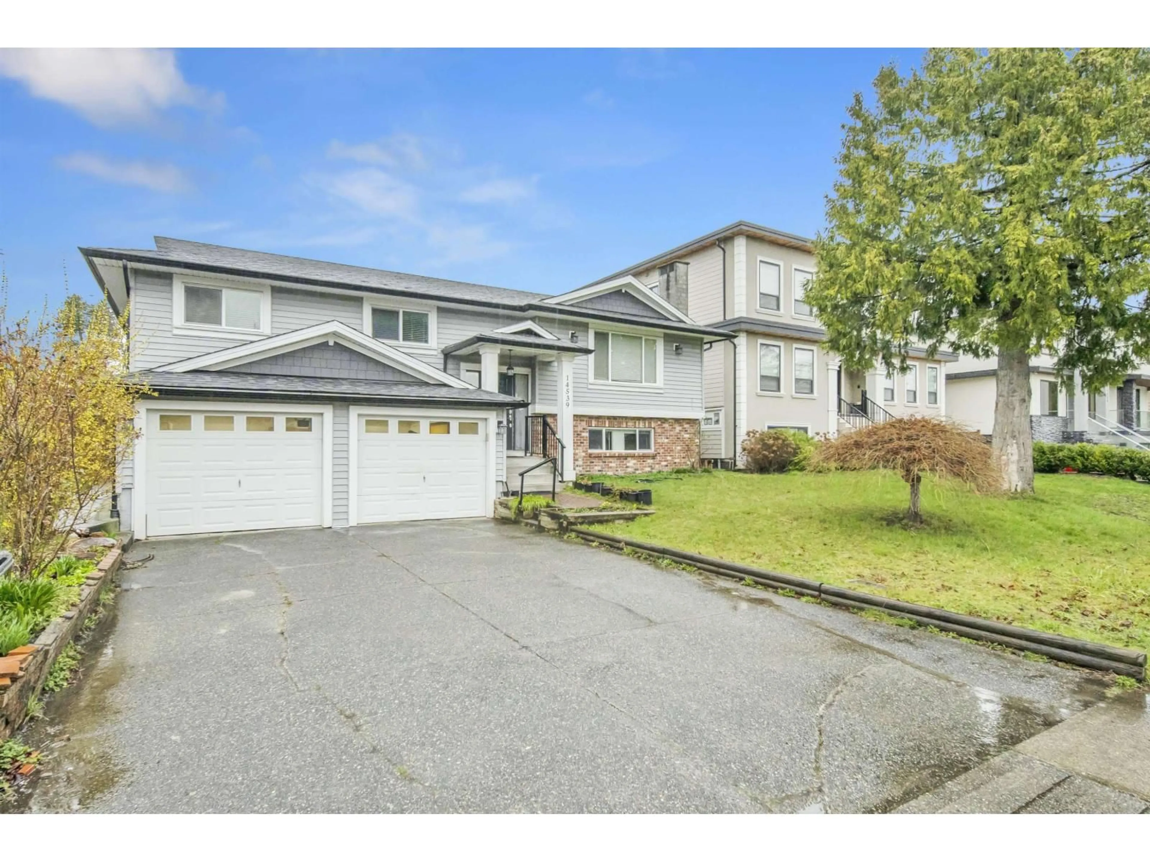 A pic from outside/outdoor area/front of a property/back of a property/a pic from drone, street for 14539 CHARTWELL DRIVE, Surrey British Columbia V3S5E3