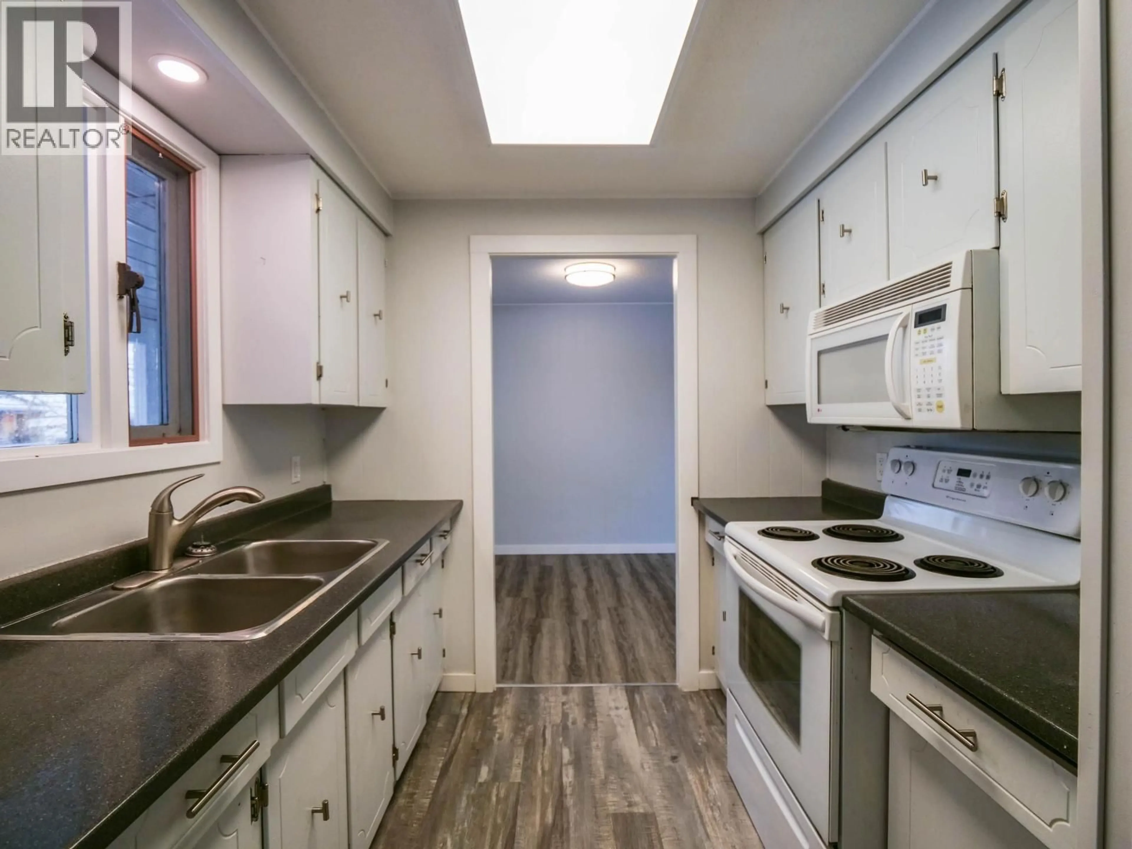 Standard kitchen, unknown for 962 MAPLE HEIGHTS ROAD, Quesnel British Columbia V2J3X3