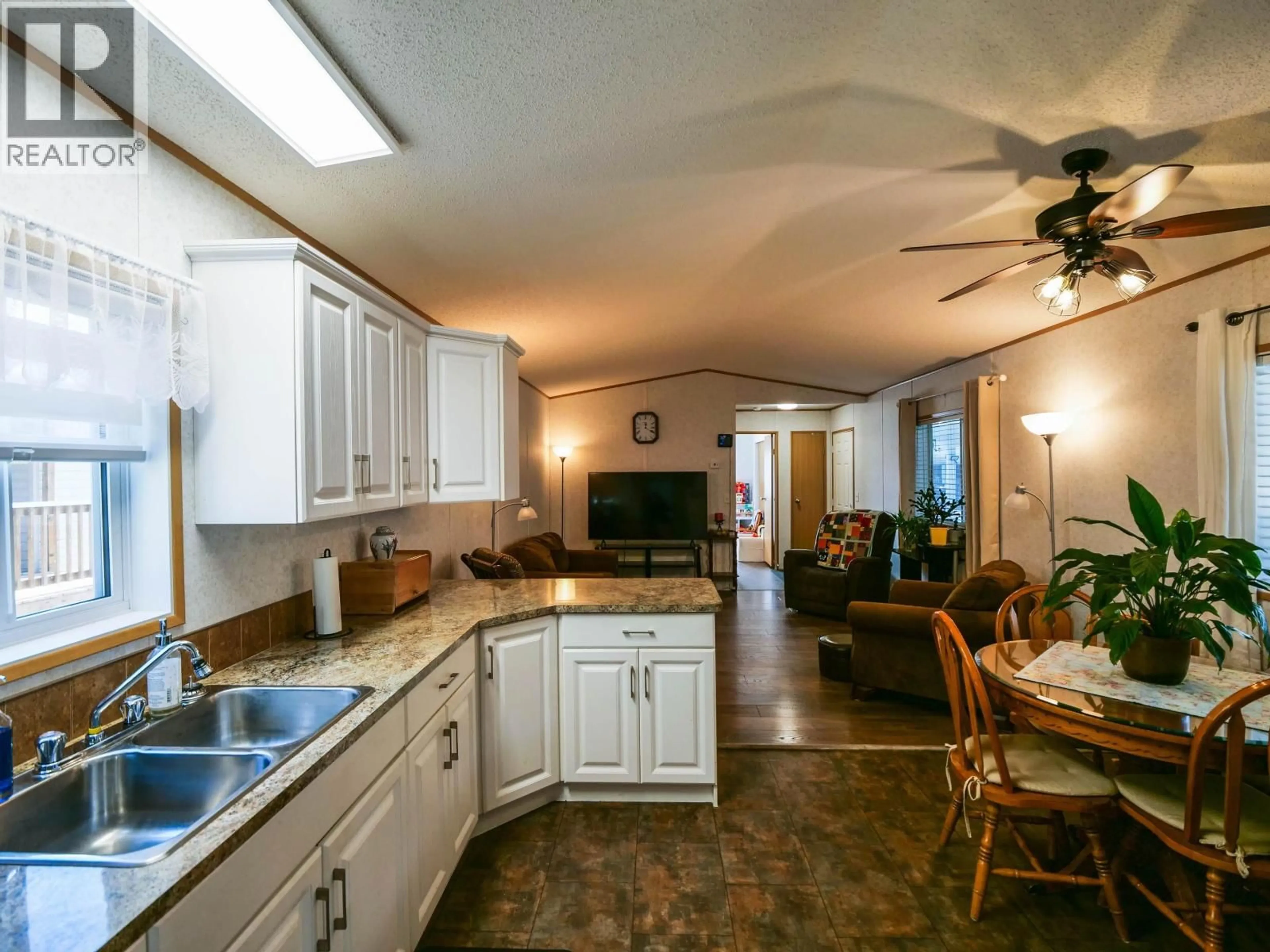 Open concept kitchen, ceramic/tile floor for 61 - 380 WESTLAND ROAD, Quesnel British Columbia V2J6A7