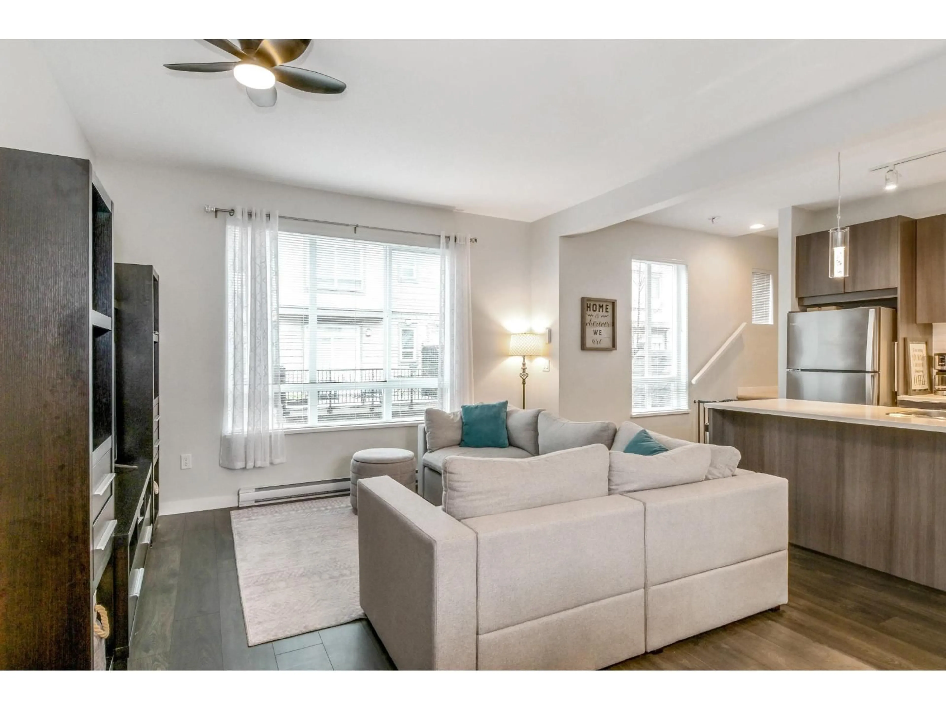 Living room with furniture, unknown for 104 - 30930 WESTRIDGE PLACE, Abbotsford British Columbia V2T0G6