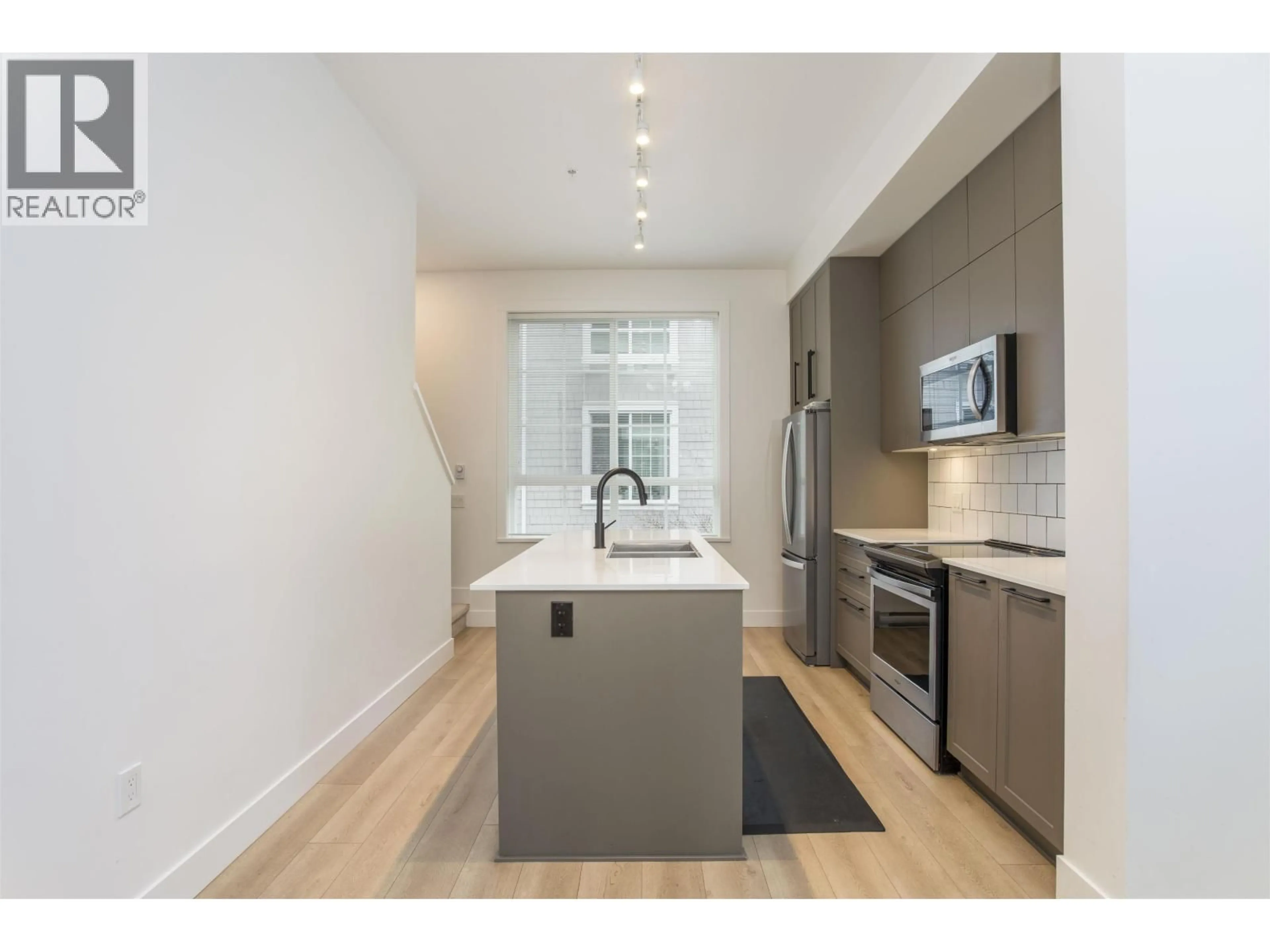 Open concept kitchen, unknown for 47 - 19696 HAMMOND ROAD, Pitt Meadows British Columbia V3Y0G7