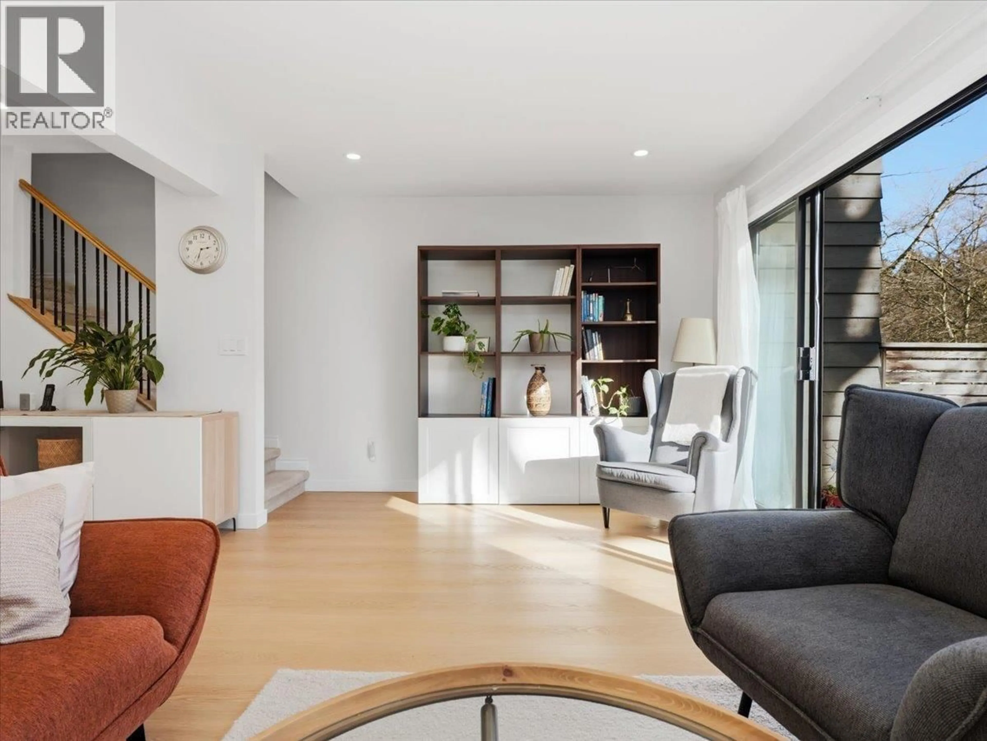 Living room with furniture, unknown for 48 - 1910 CEDAR VILLAGE CRESCENT, North Vancouver British Columbia V7J3M5