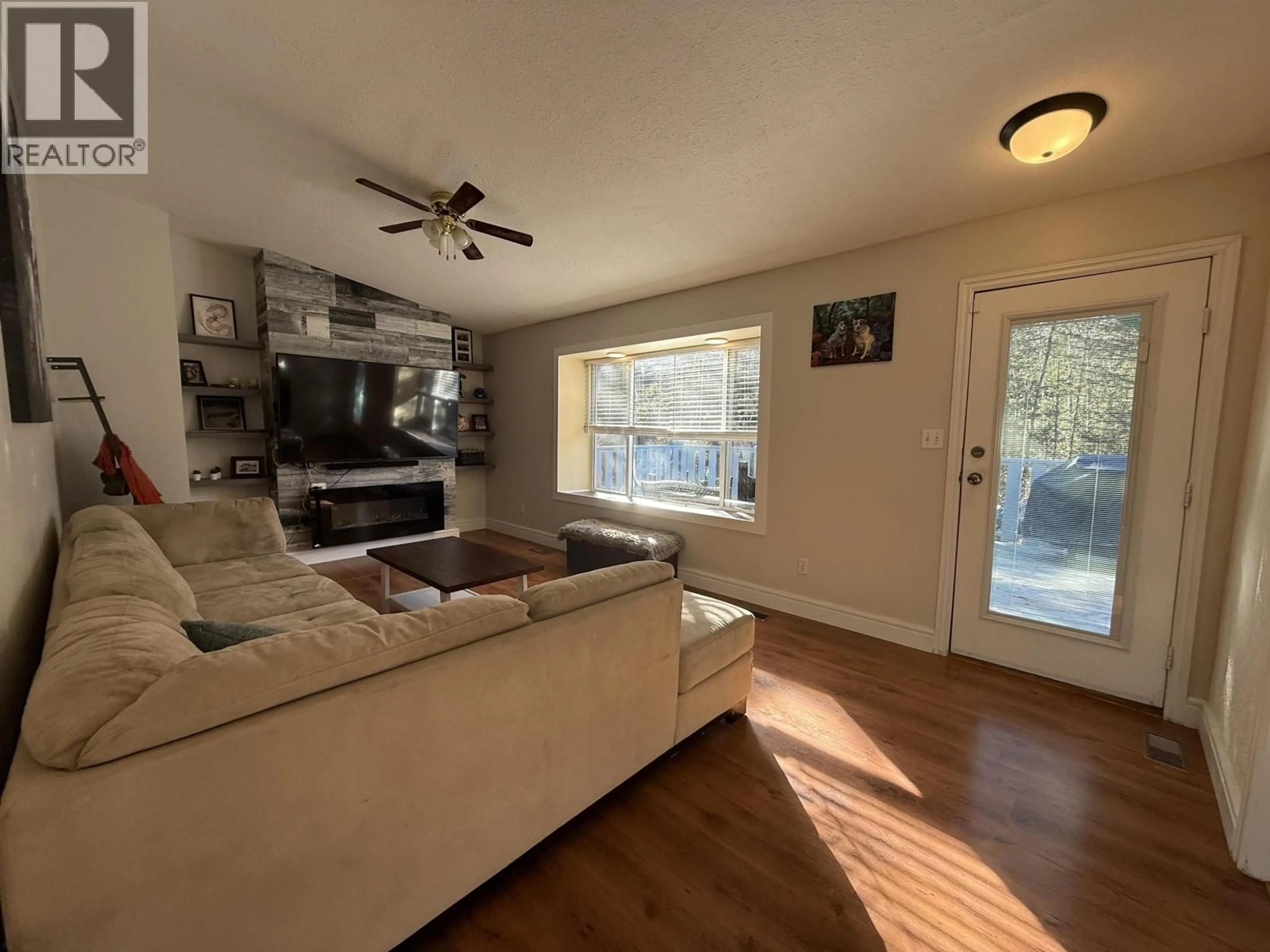 Living room with furniture, unknown for 4951 MONICAL ROAD, 108 Mile Ranch British Columbia V0K2Z0