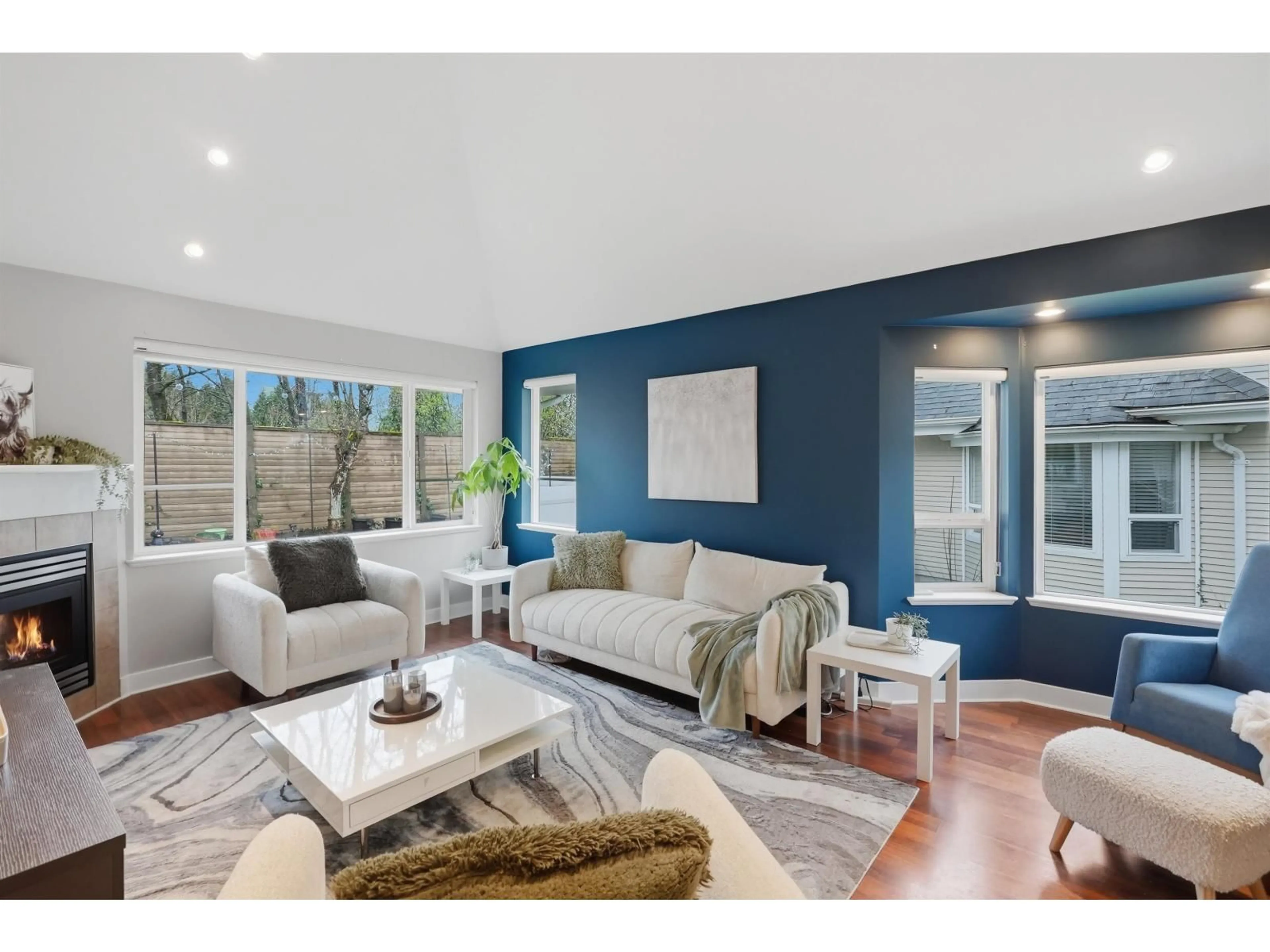 Living room with furniture, unknown for 54 - 13918 58 AVENUE, Surrey British Columbia V3X3N8