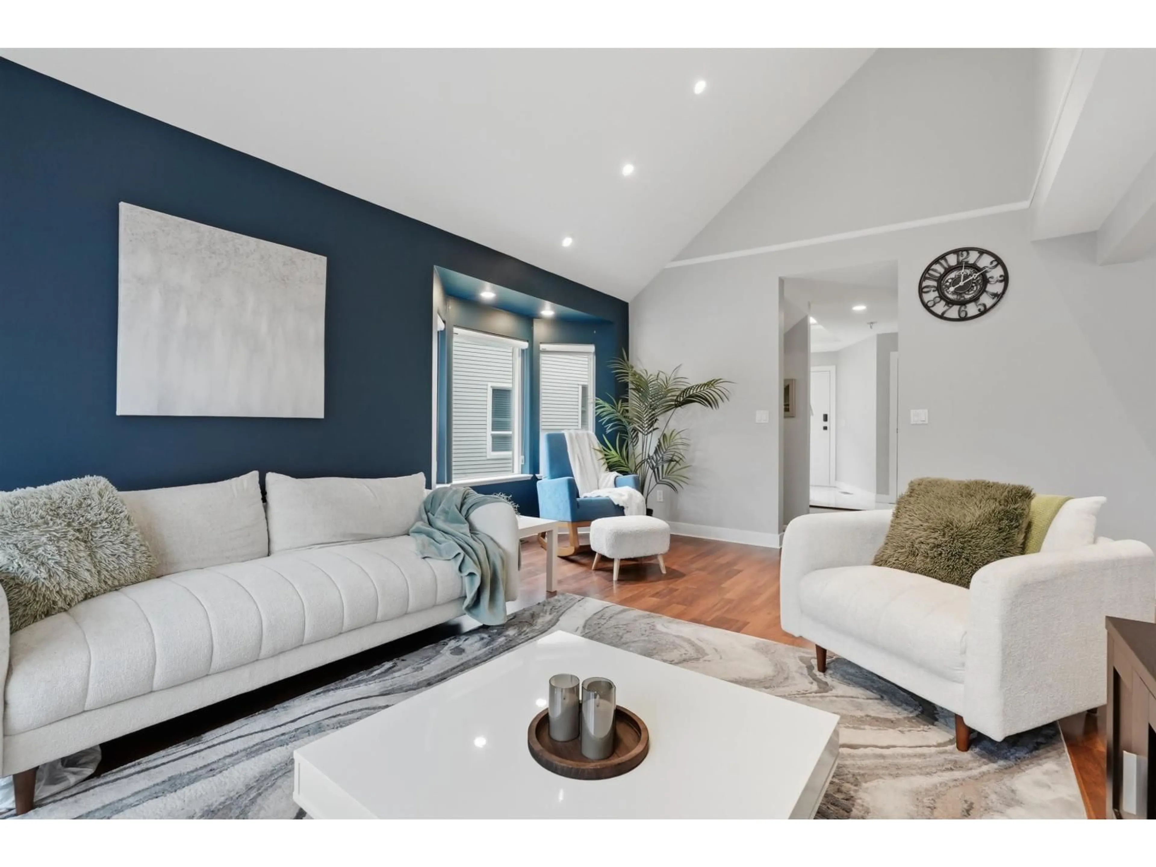 Living room with furniture, unknown for 54 - 13918 58 AVENUE, Surrey British Columbia V3X3N8