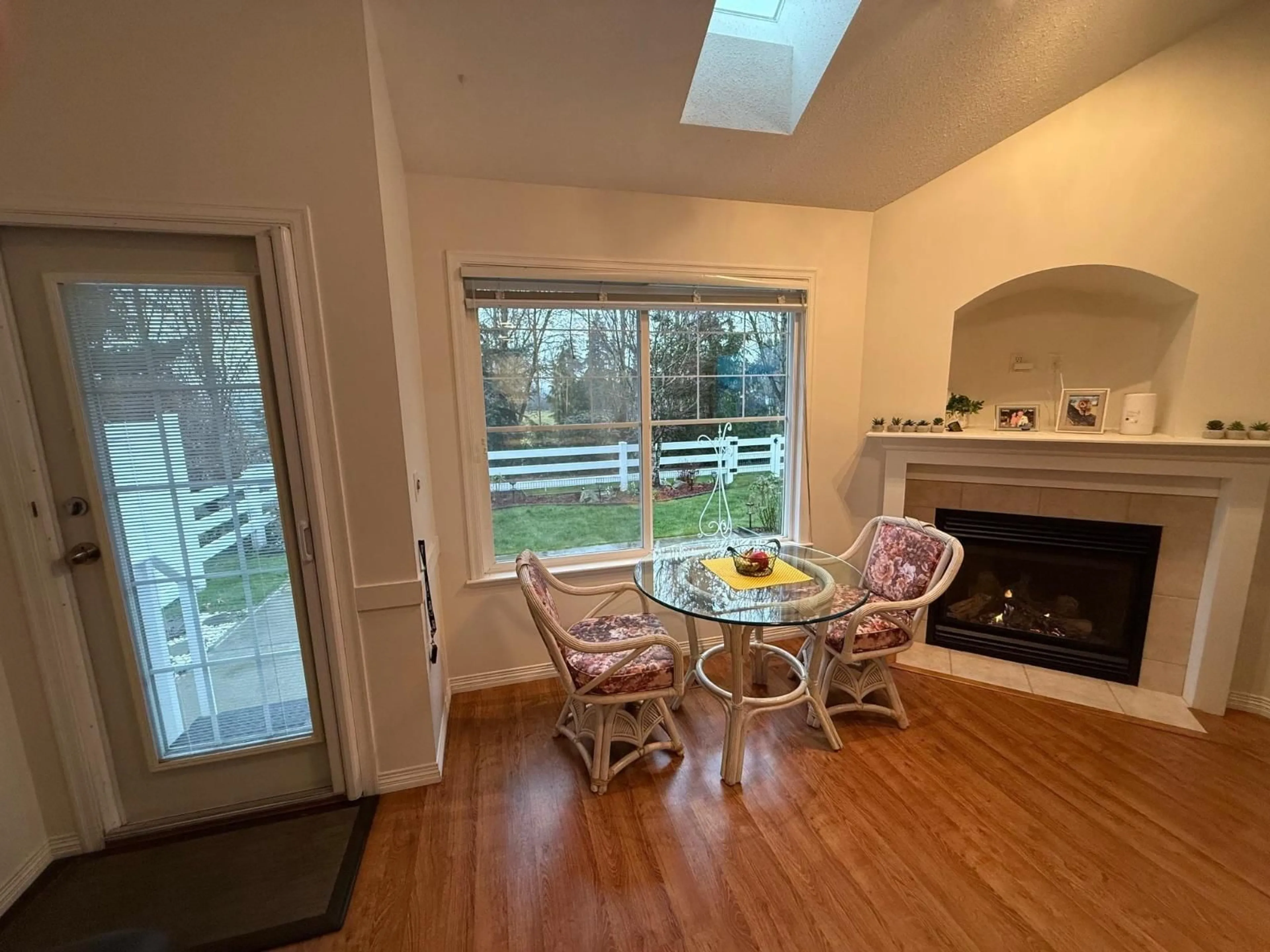 A pic of a room for 117 - 16995 64 AVENUE, Surrey British Columbia V3S0V9