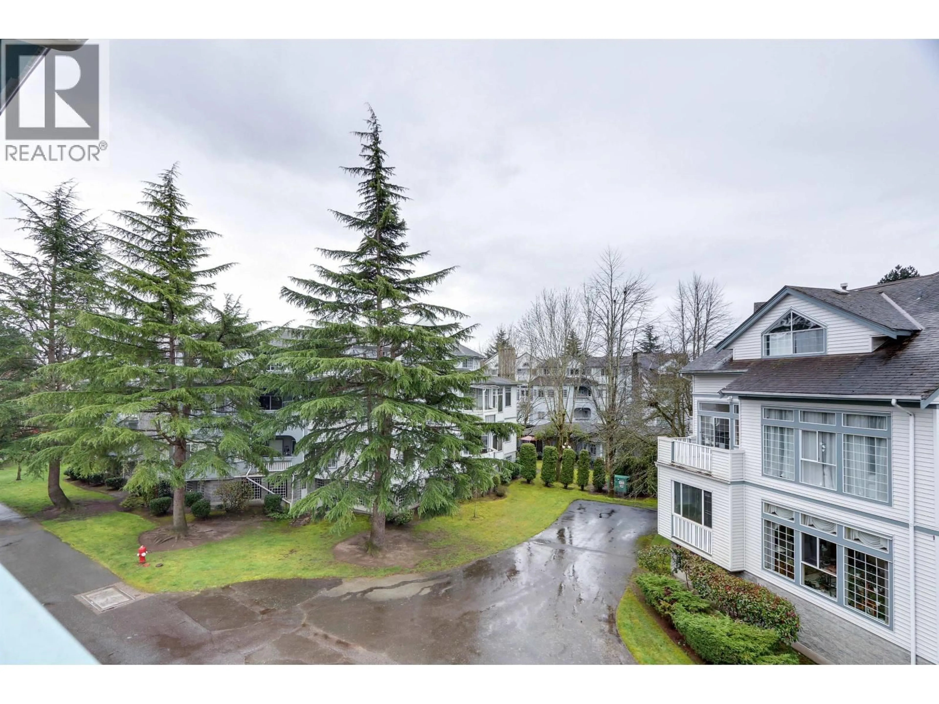 A pic from outside/outdoor area/front of a property/back of a property/a pic from drone, mountain view for 310 - 7580 MINORU BOULEVARD, Richmond British Columbia V6Y1Z5