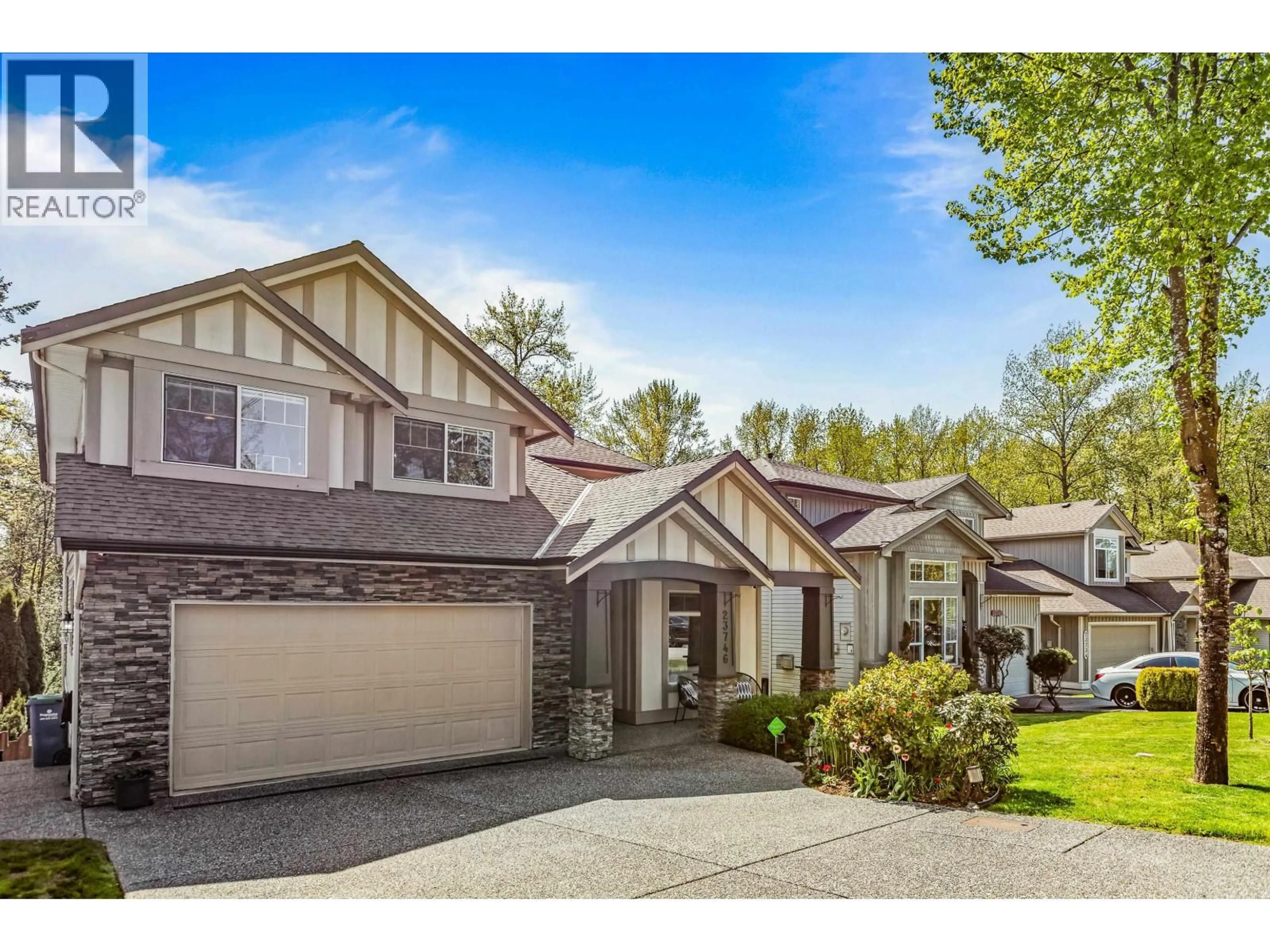 Home with vinyl exterior material, street for 23746 110 AVENUE, Maple Ridge British Columbia V2W1E7