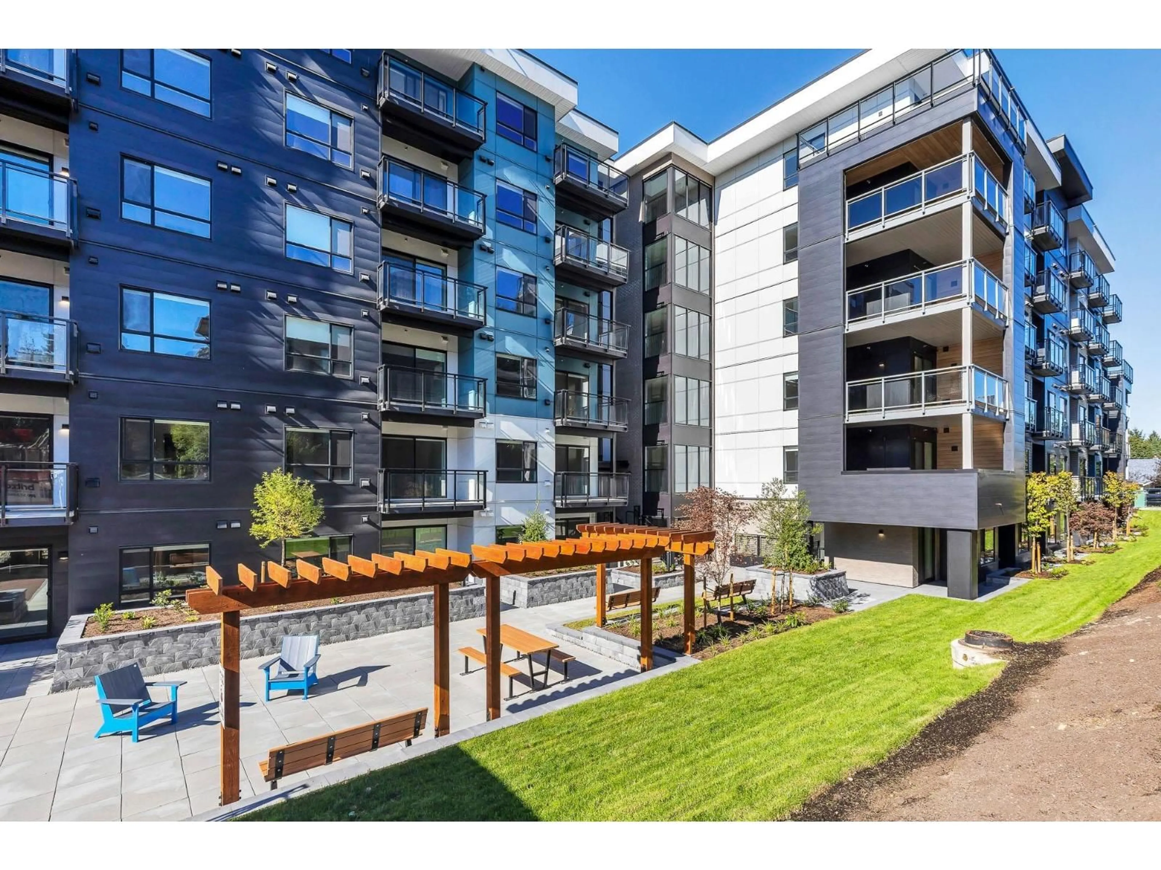 Patio, unknown for 304 - 33886 PINE STREET, Abbotsford British Columbia V2S0N9