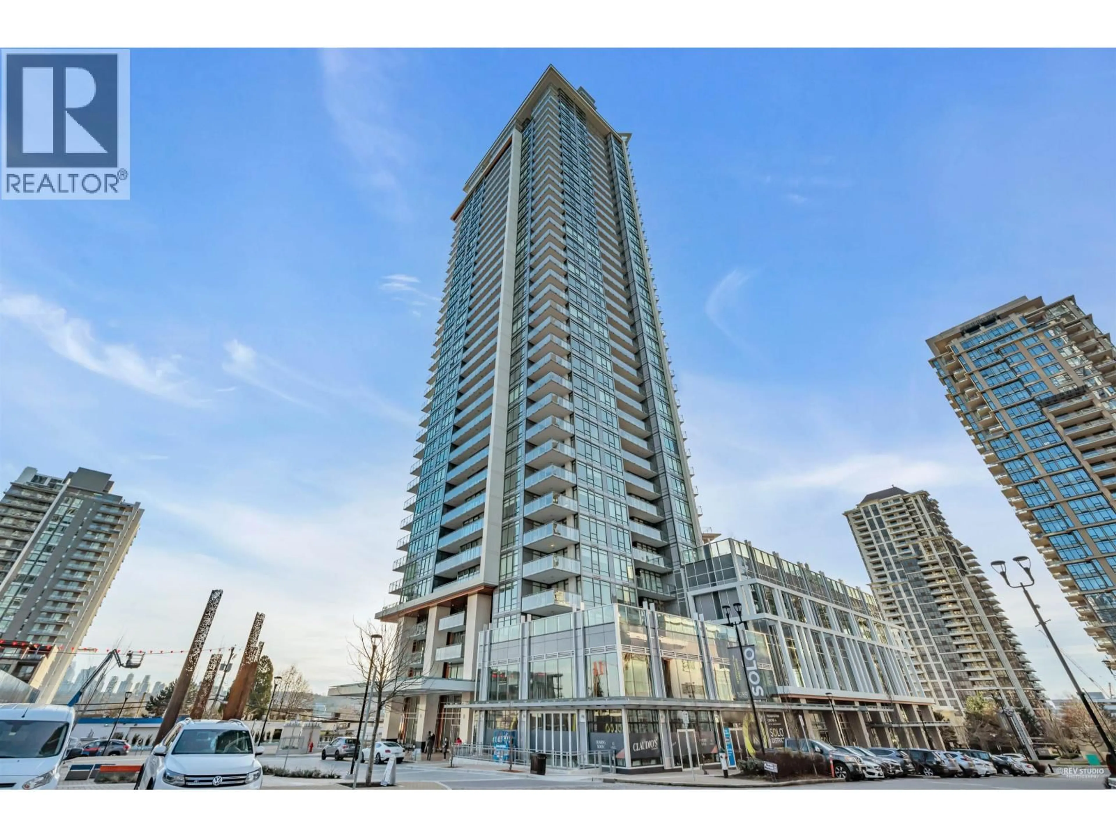 Indoor foyer for 2602 - 2085 SKYLINE COURT, Burnaby British Columbia V5C0M6