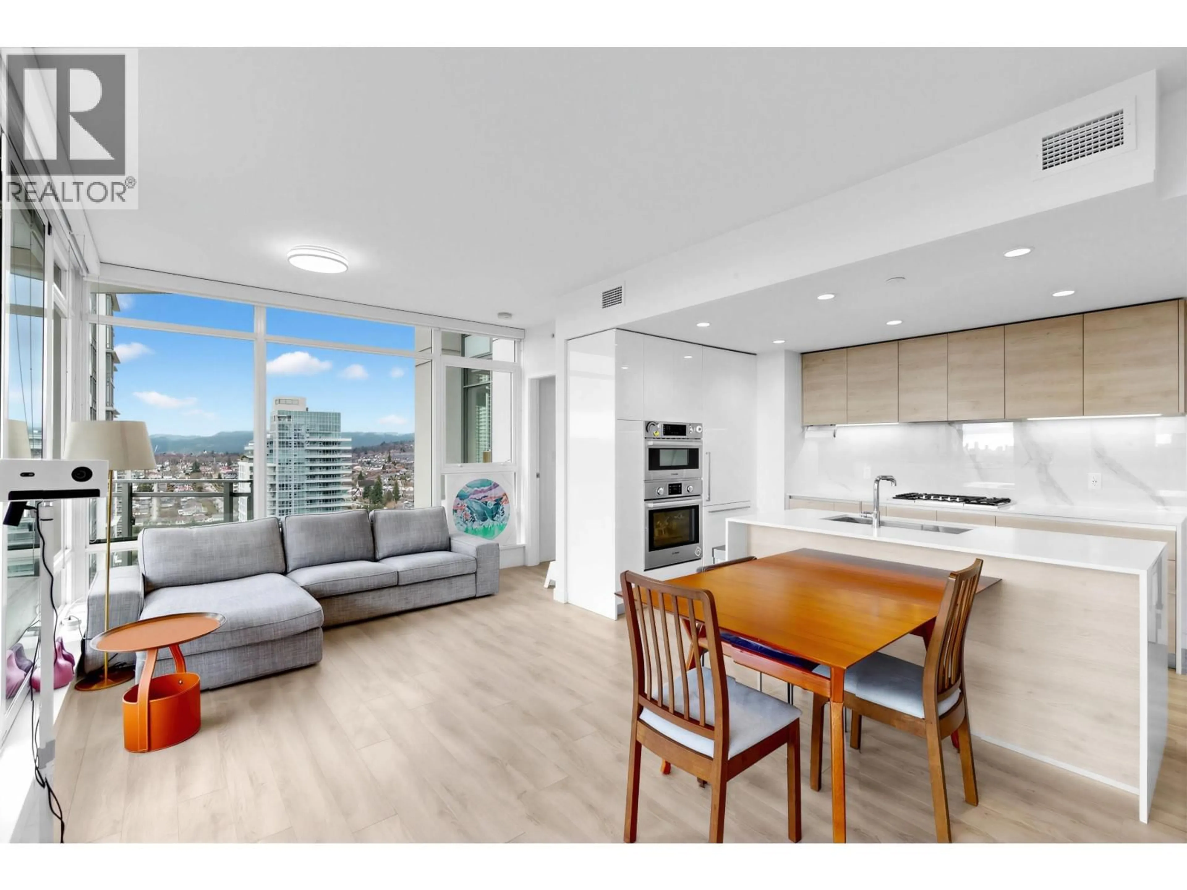 Open concept kitchen, wood/laminate floor for 2602 - 2085 SKYLINE COURT, Burnaby British Columbia V5C0M6