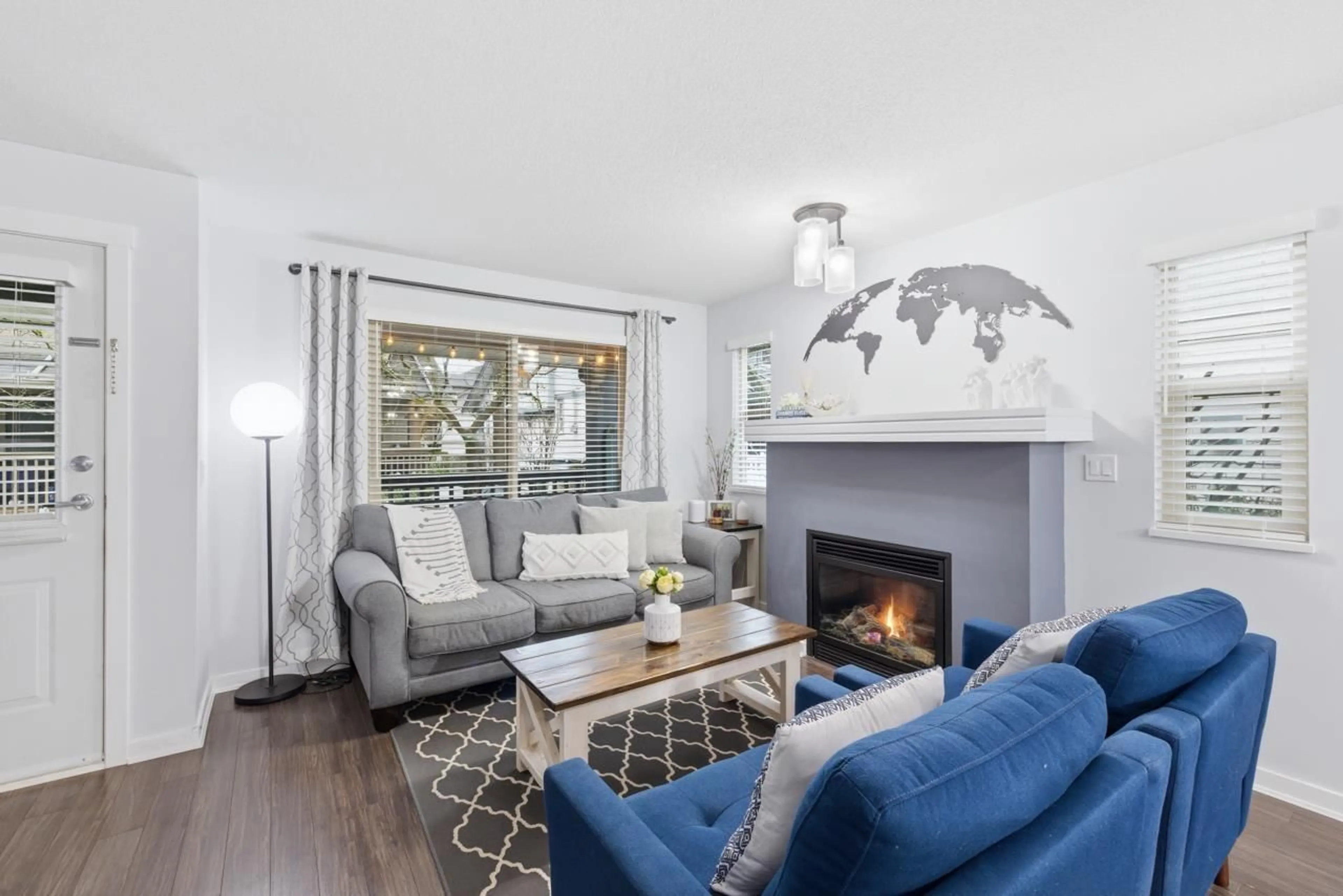 Living room with furniture, unknown for 60 - 19250 65 AVENUE, Surrey British Columbia V4N5R7