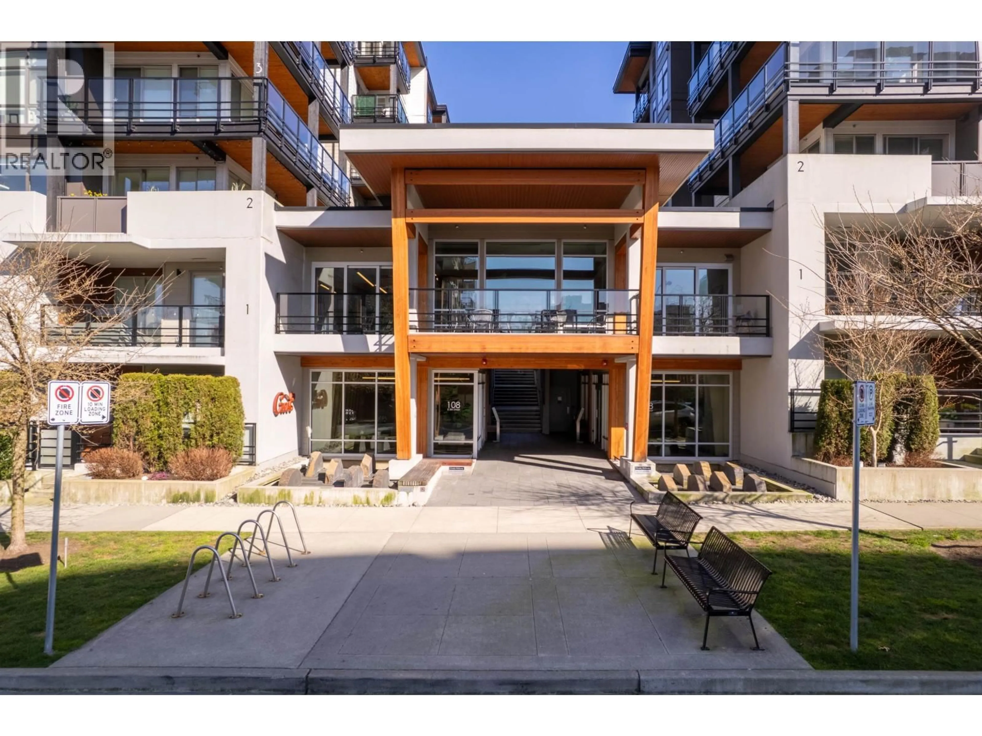 Patio, unknown for 202 - 108 8TH STREET, North Vancouver British Columbia V7L0H1