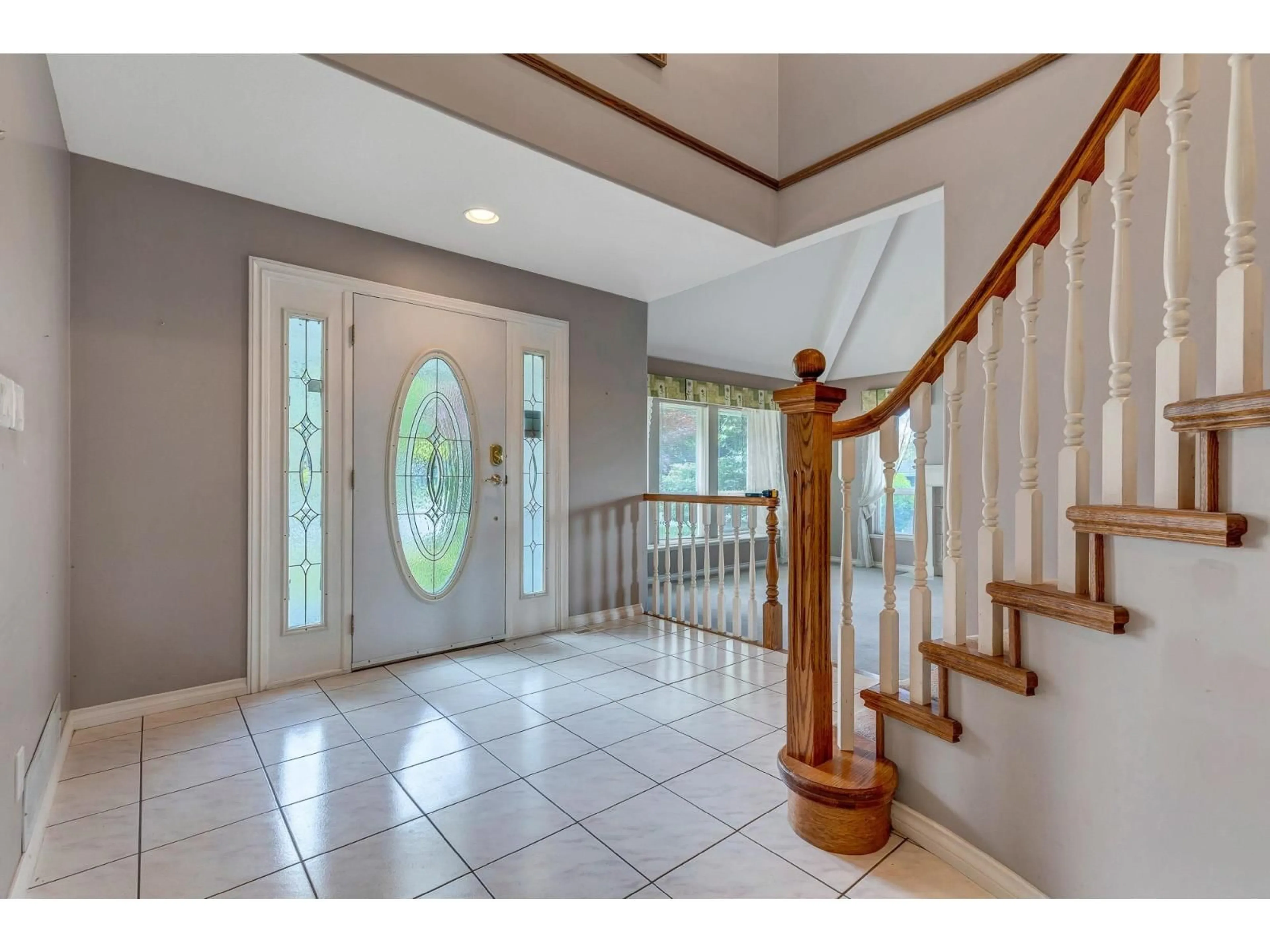 Indoor foyer for 8678 SUNBURST PLACE, Chilliwack British Columbia V2R3J1