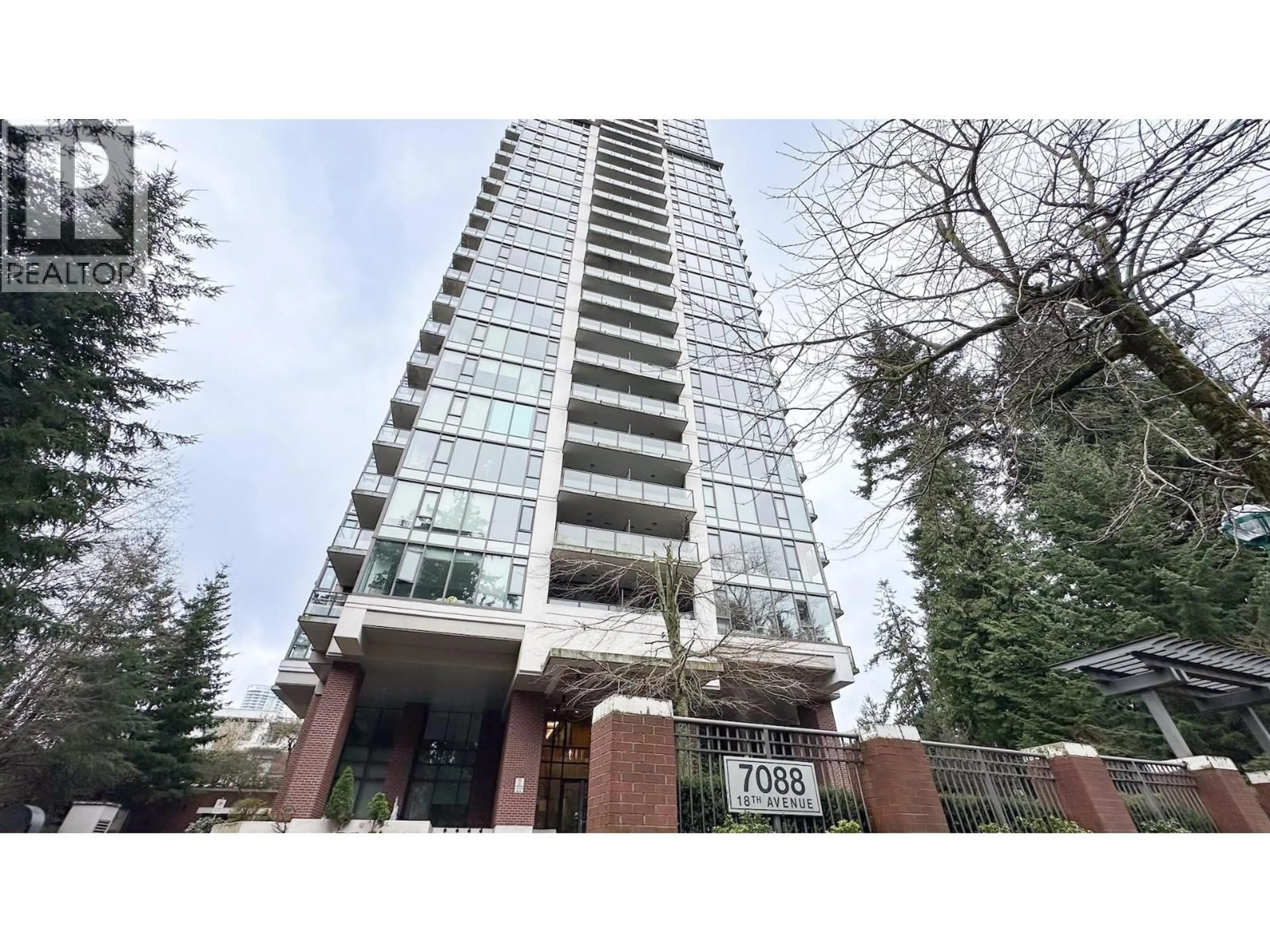 Indoor foyer for 909 - 7088 18TH AVENUE, Burnaby British Columbia V3N0A2