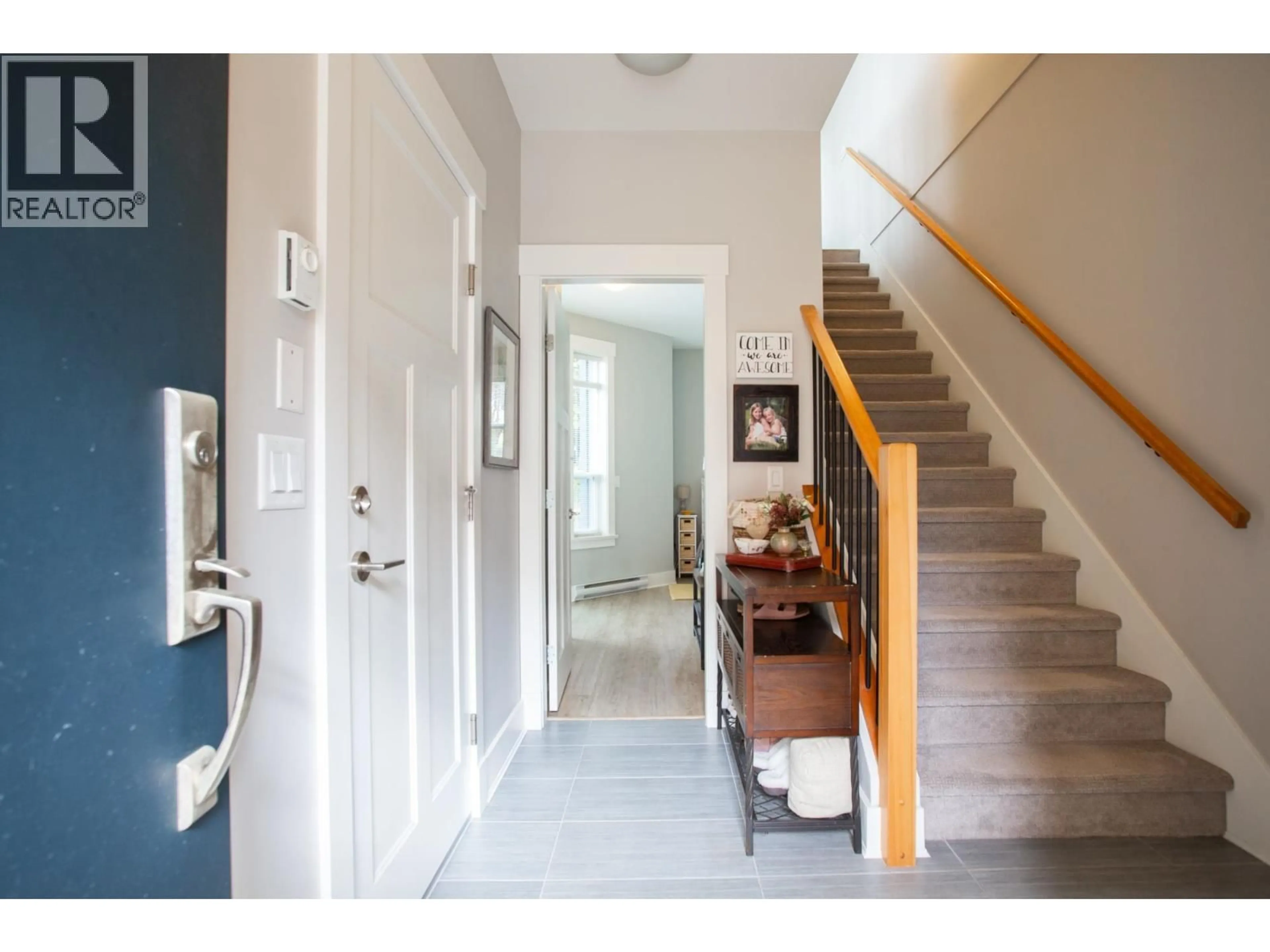 Indoor entryway for 101 - 4808 LINDEN DRIVE, Delta British Columbia V4K0B5