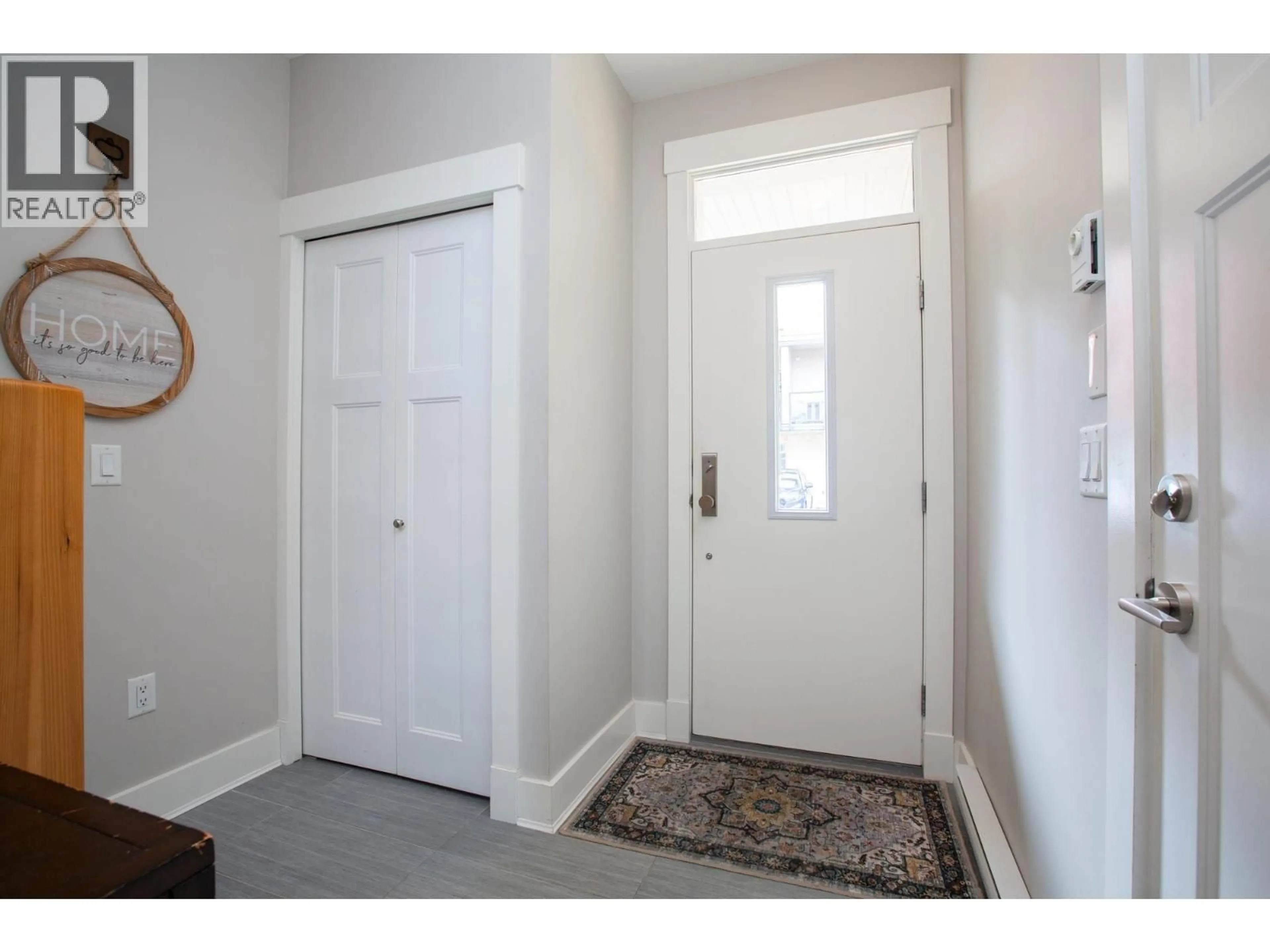 Indoor entryway for 101 - 4808 LINDEN DRIVE, Delta British Columbia V4K0B5