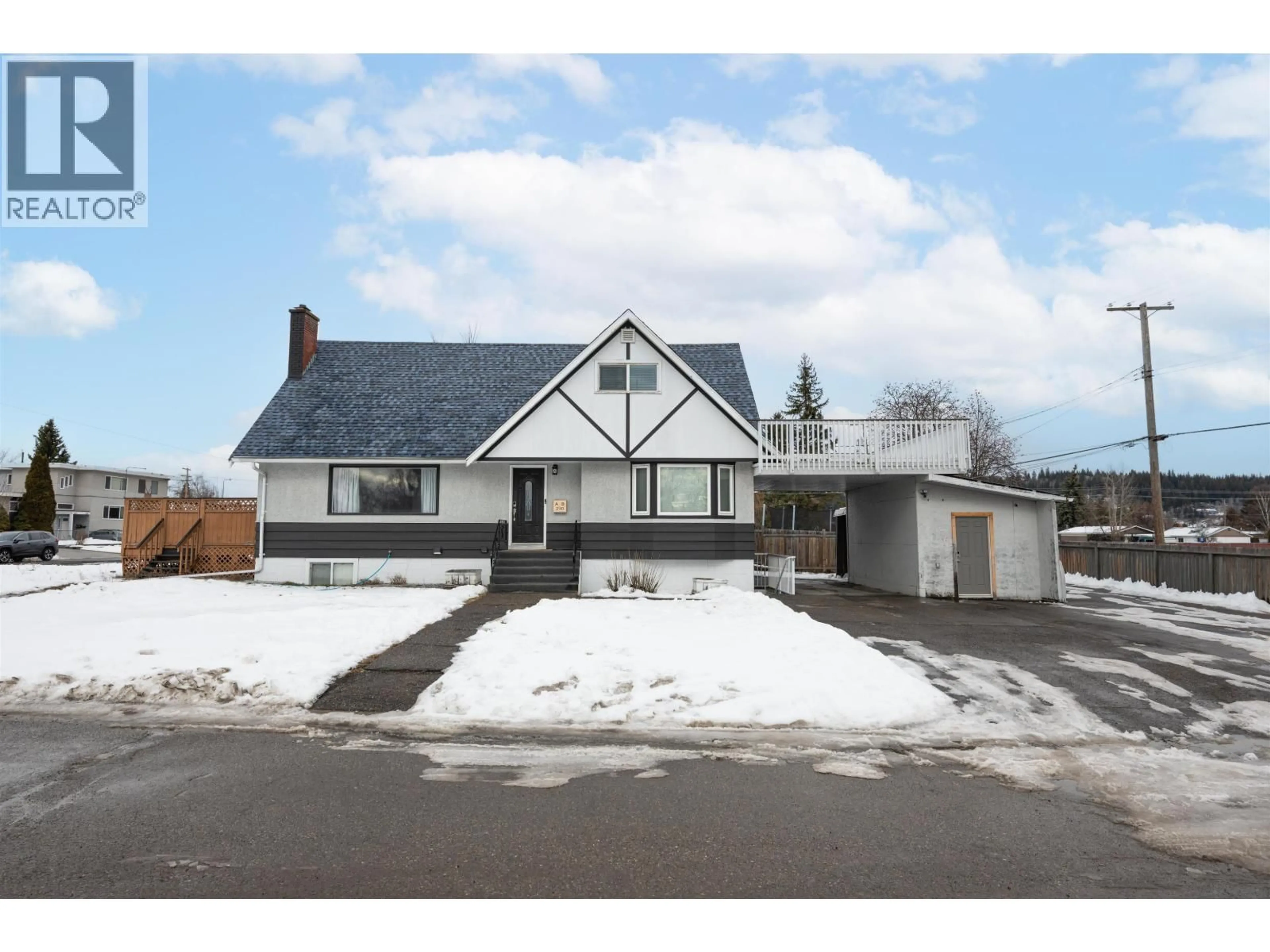 A pic from outside/outdoor area/front of a property/back of a property/a pic from drone, street for 290 KELLY STREET, Prince George British Columbia V2M3K3