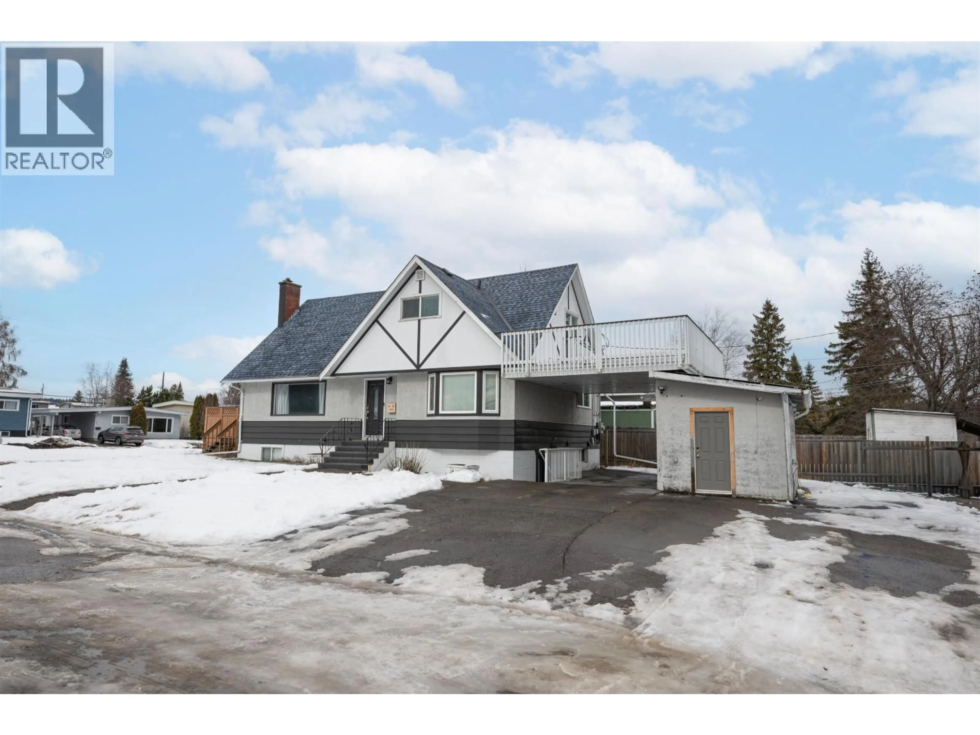 A pic from outside/outdoor area/front of a property/back of a property/a pic from drone, building for 290 KELLY STREET, Prince George British Columbia V2M3K3