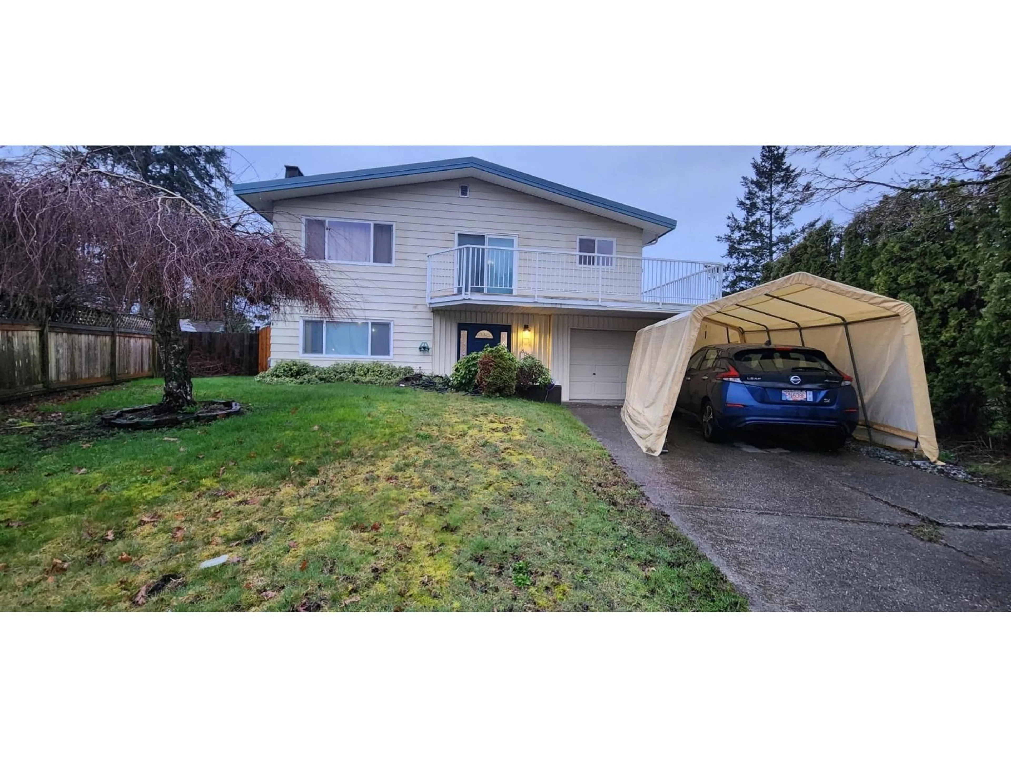 A pic from outside/outdoor area/front of a property/back of a property/a pic from drone, street for 8625 MARGATE PLACE, Surrey British Columbia V3S5B3