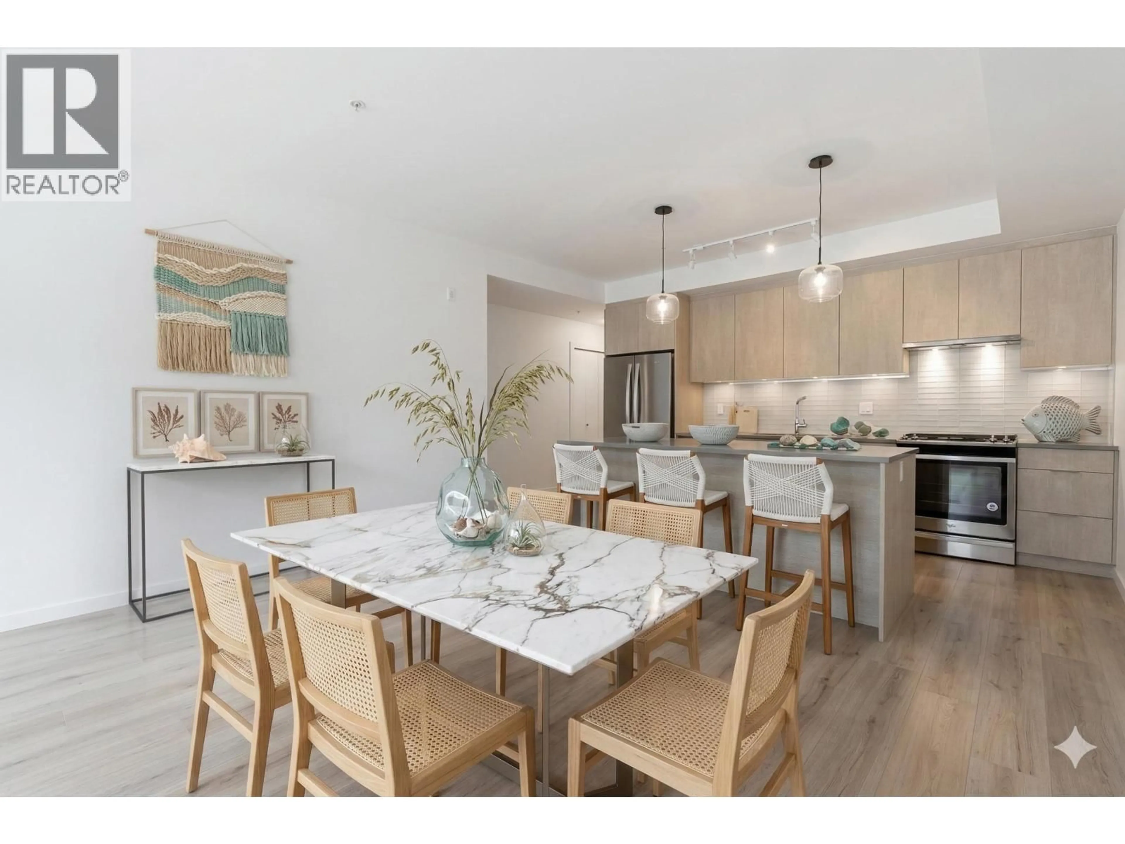 Open concept kitchen, unknown for 201 - 38165 CLEVELAND AVENUE, Squamish British Columbia V8P0P1
