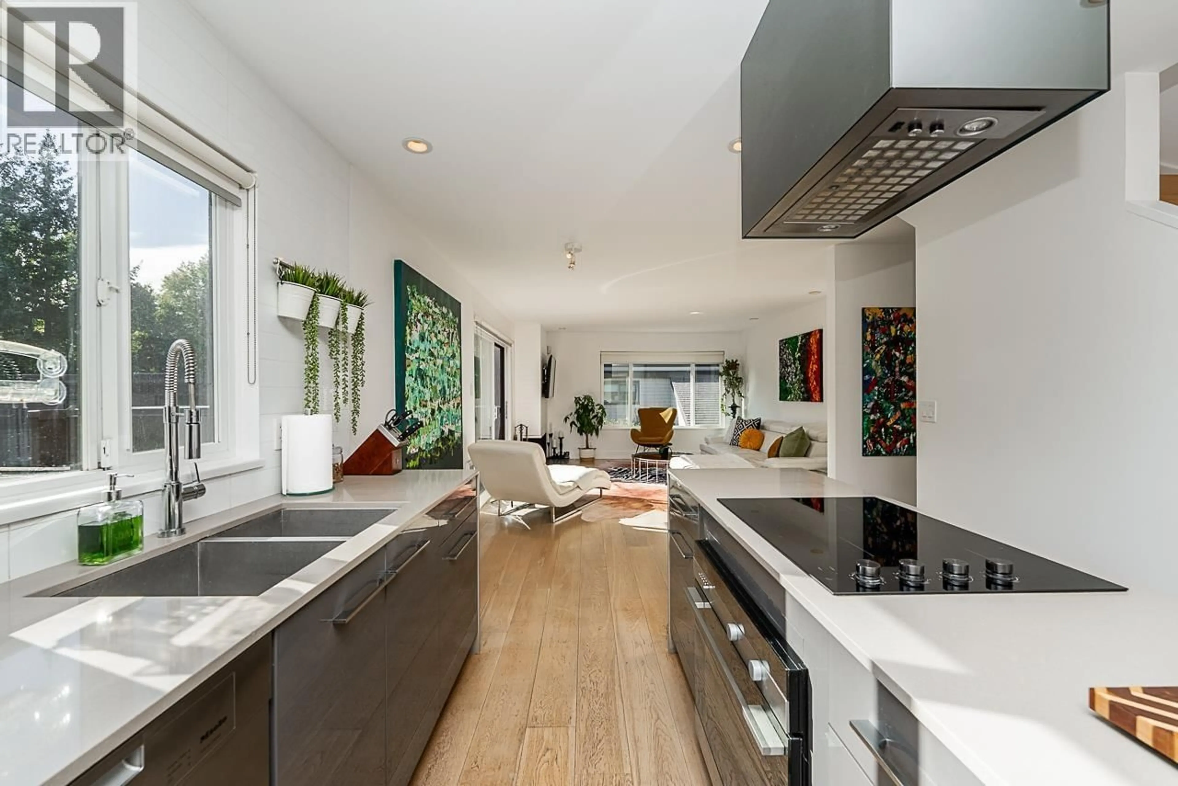 Contemporary kitchen, unknown for 3988 PARKWAY DRIVE, Vancouver British Columbia V6L3E1