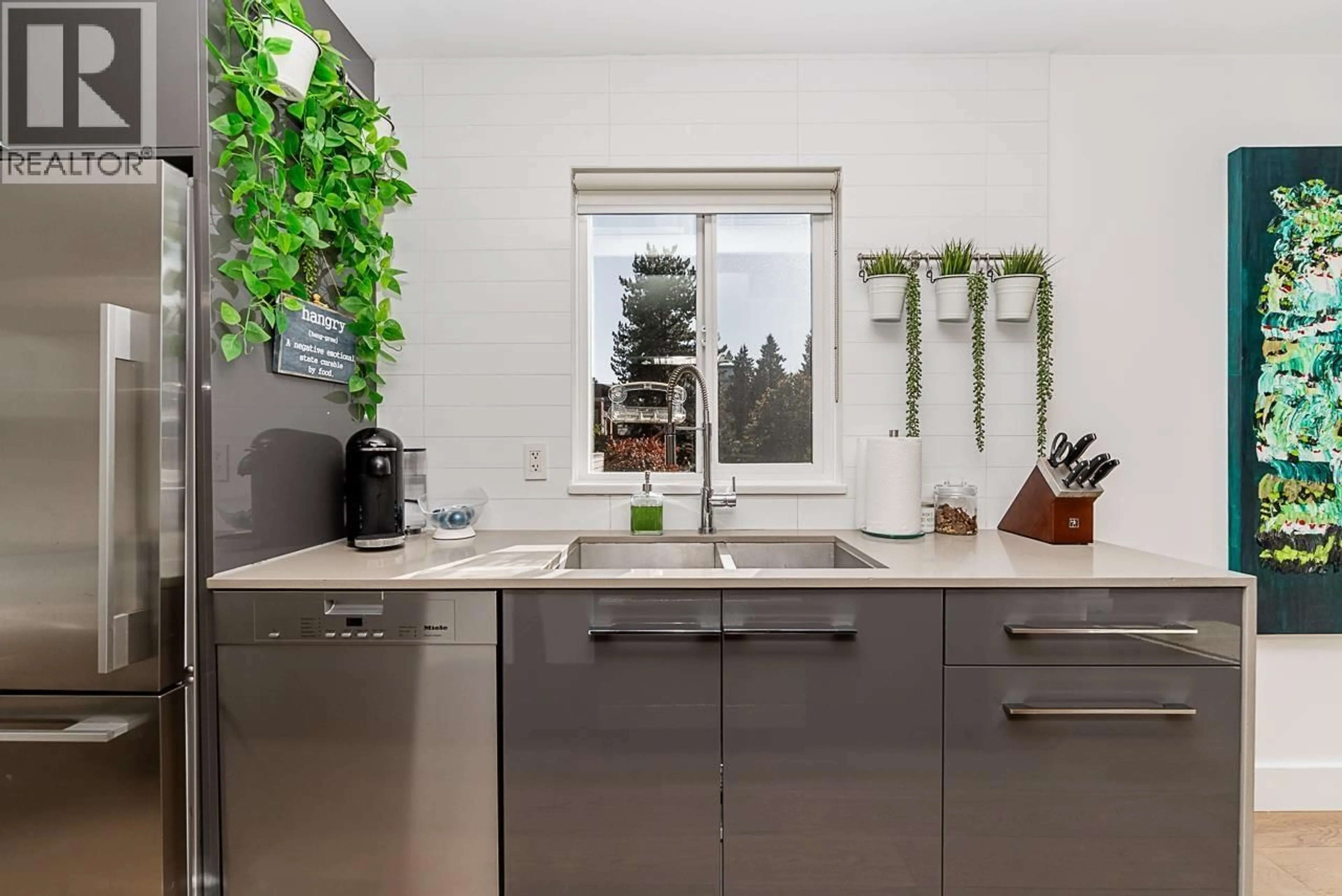 Contemporary kitchen, unknown for 3988 PARKWAY DRIVE, Vancouver British Columbia V6L3E1