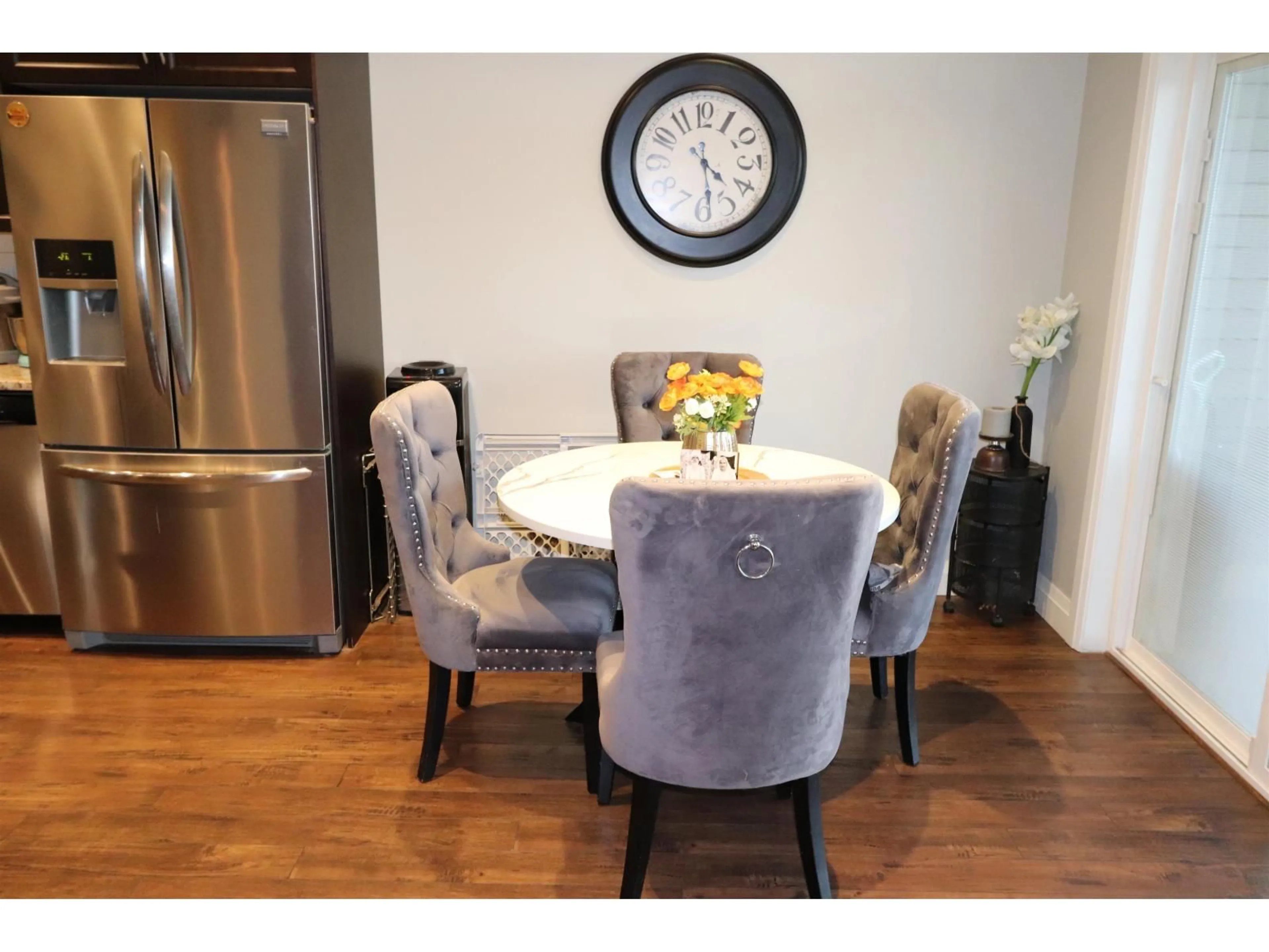 Dining room, wood/laminate floor for 26 - 6026 LINDEMAN STREET, Chilliwack British Columbia V2R0W1