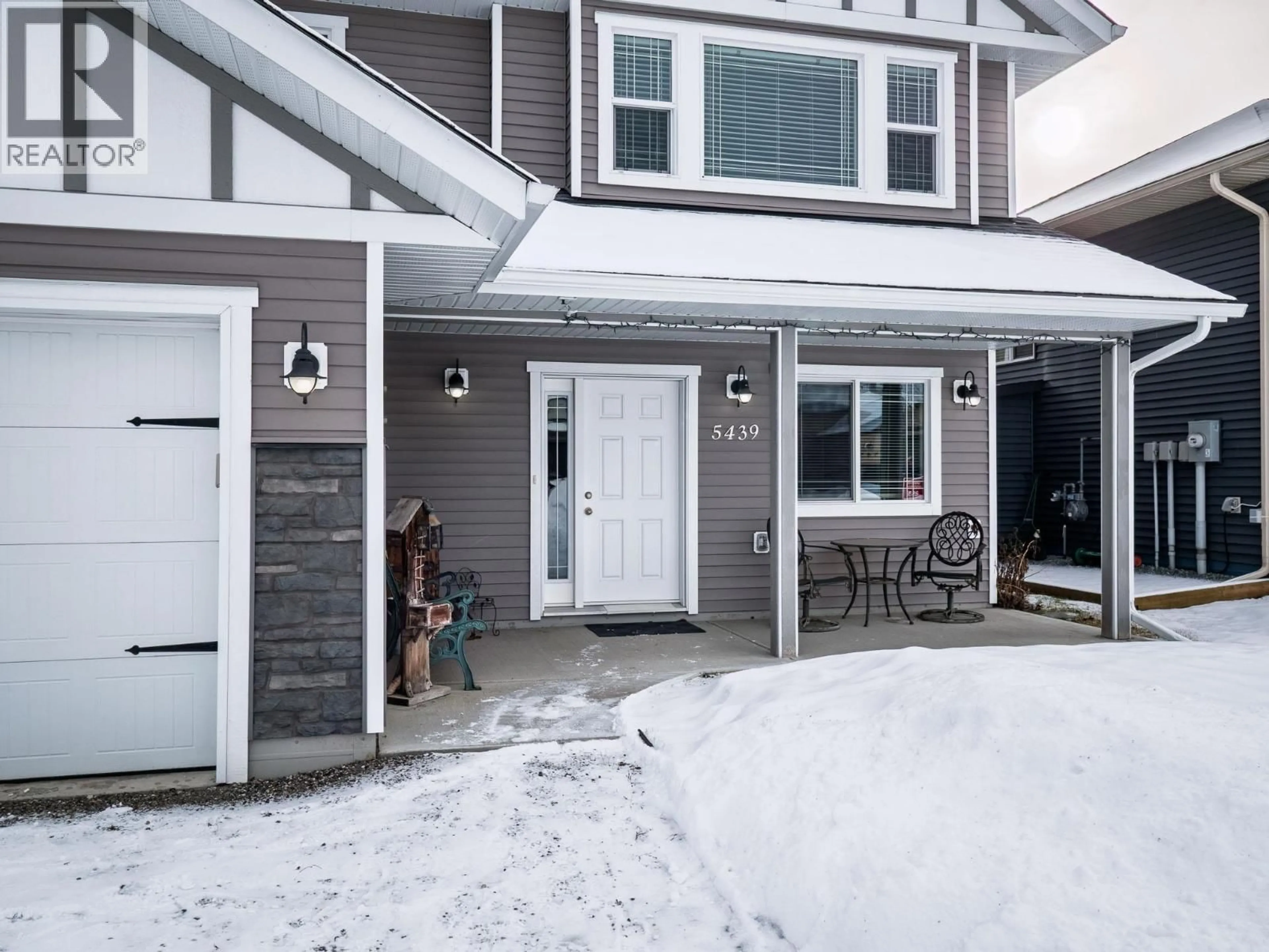 Indoor entryway for 5439 WOODVALLEY DRIVE, Prince George British Columbia V2K5A6