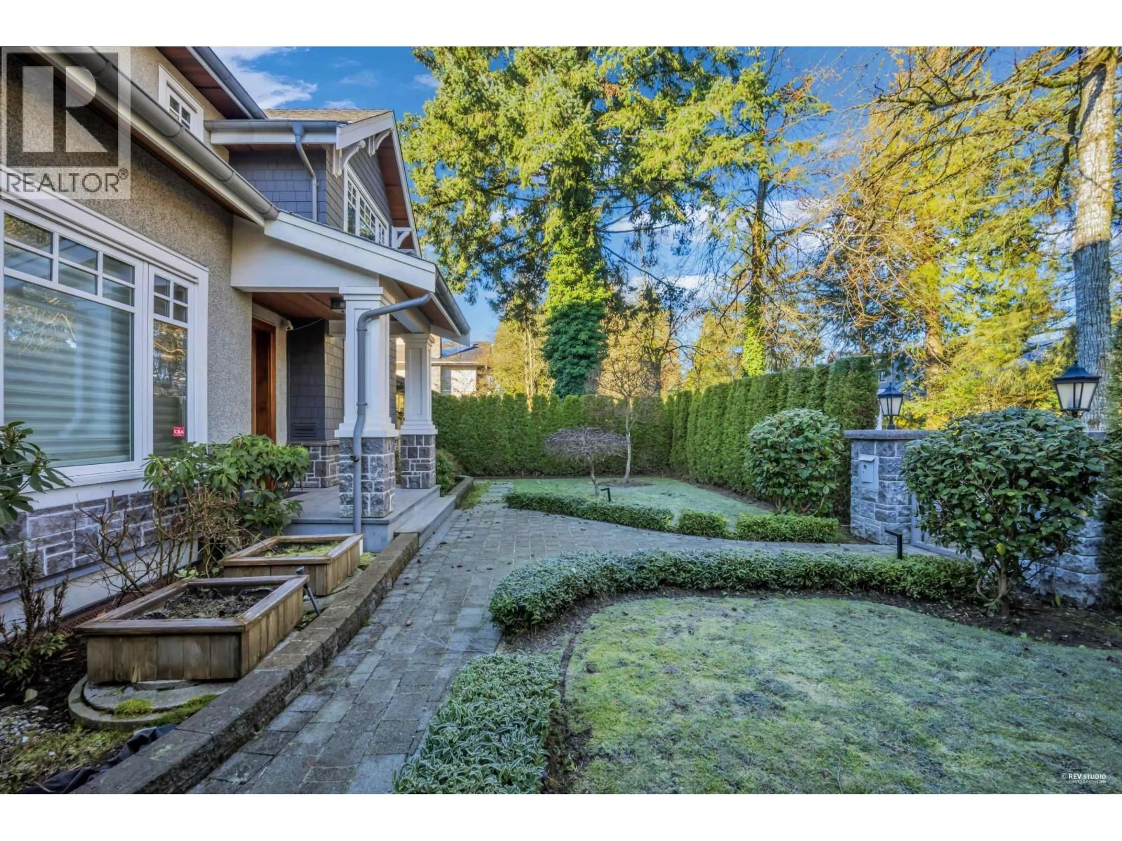Patio, street for 3946 30TH AVENUE, Vancouver British Columbia V6S1X3