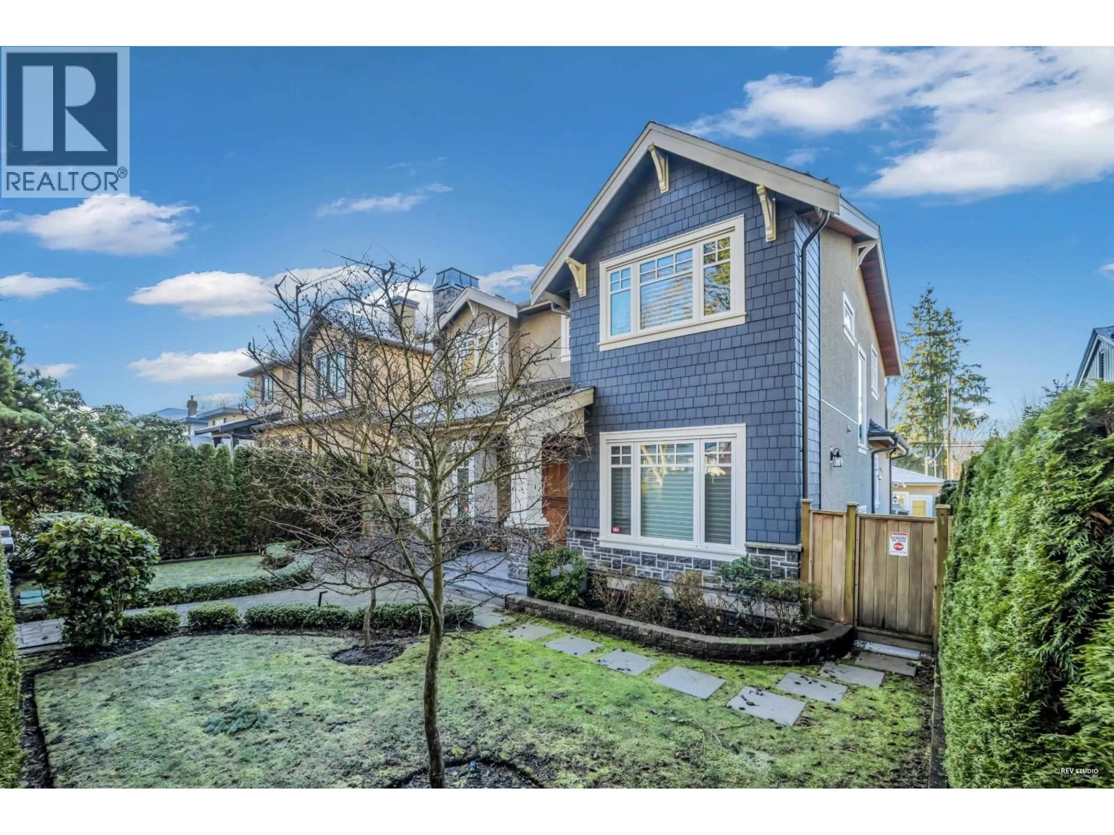 Home with vinyl exterior material, street for 3946 30TH AVENUE, Vancouver British Columbia V6S1X3