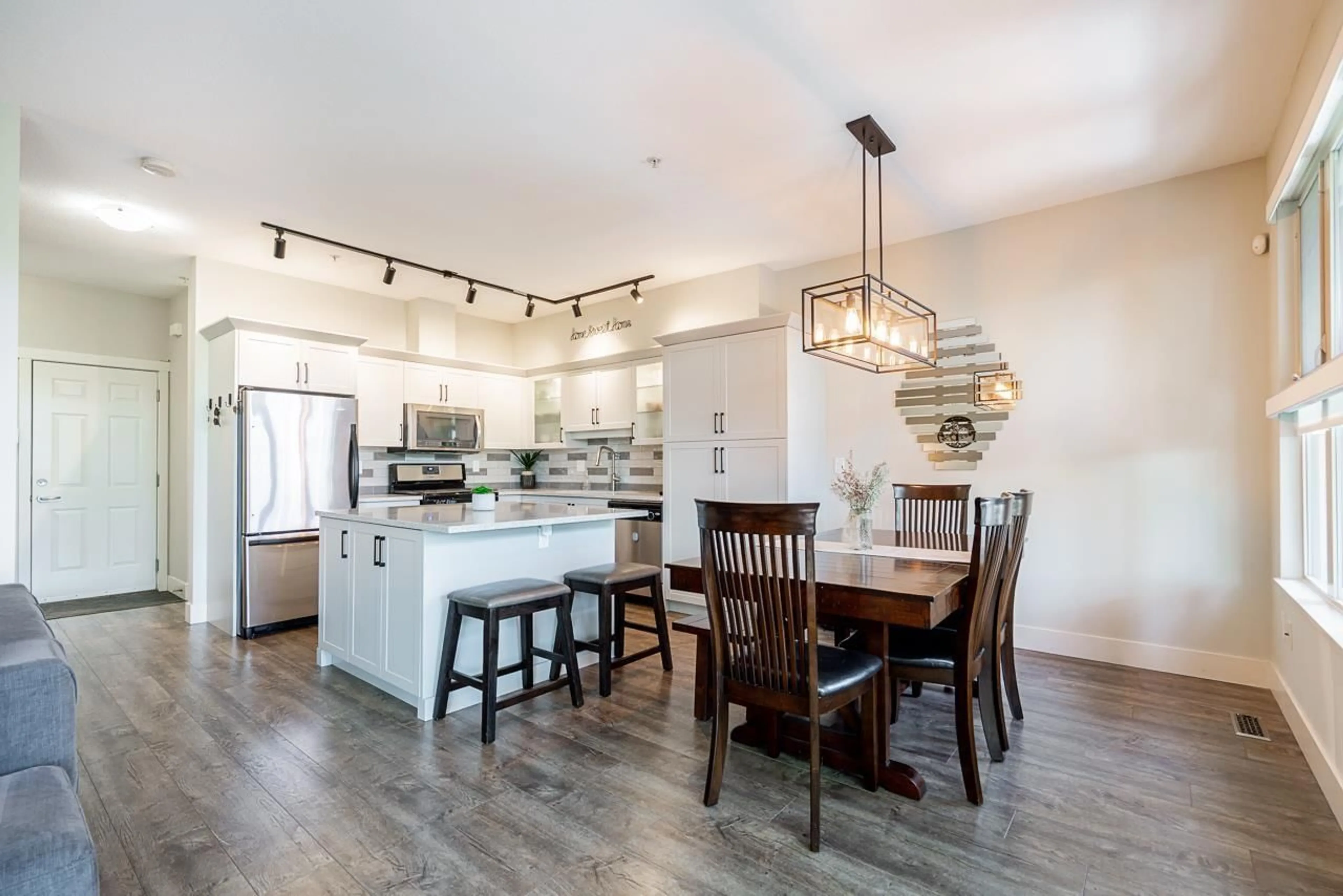 Open concept kitchen, wood/laminate floor for 21 - 20326 68 AVENUE, Langley British Columbia V2Y0E3