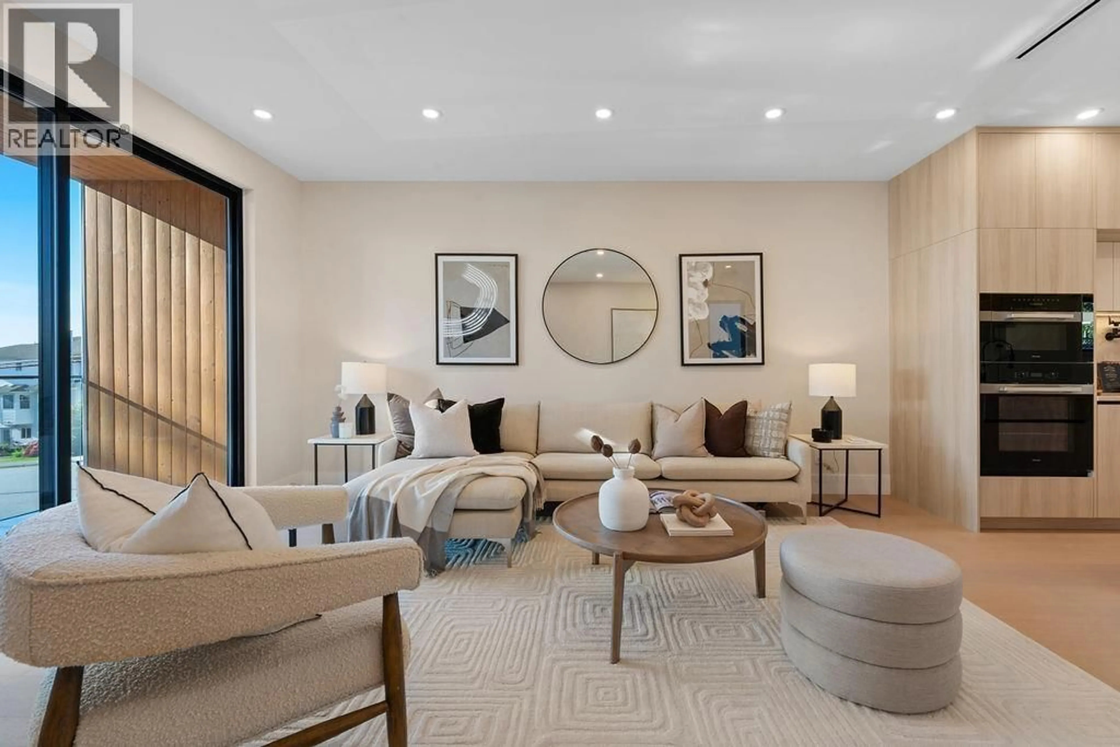 Living room with furniture, unknown for 504 5TH STREET, North Vancouver British Columbia V7L1M4