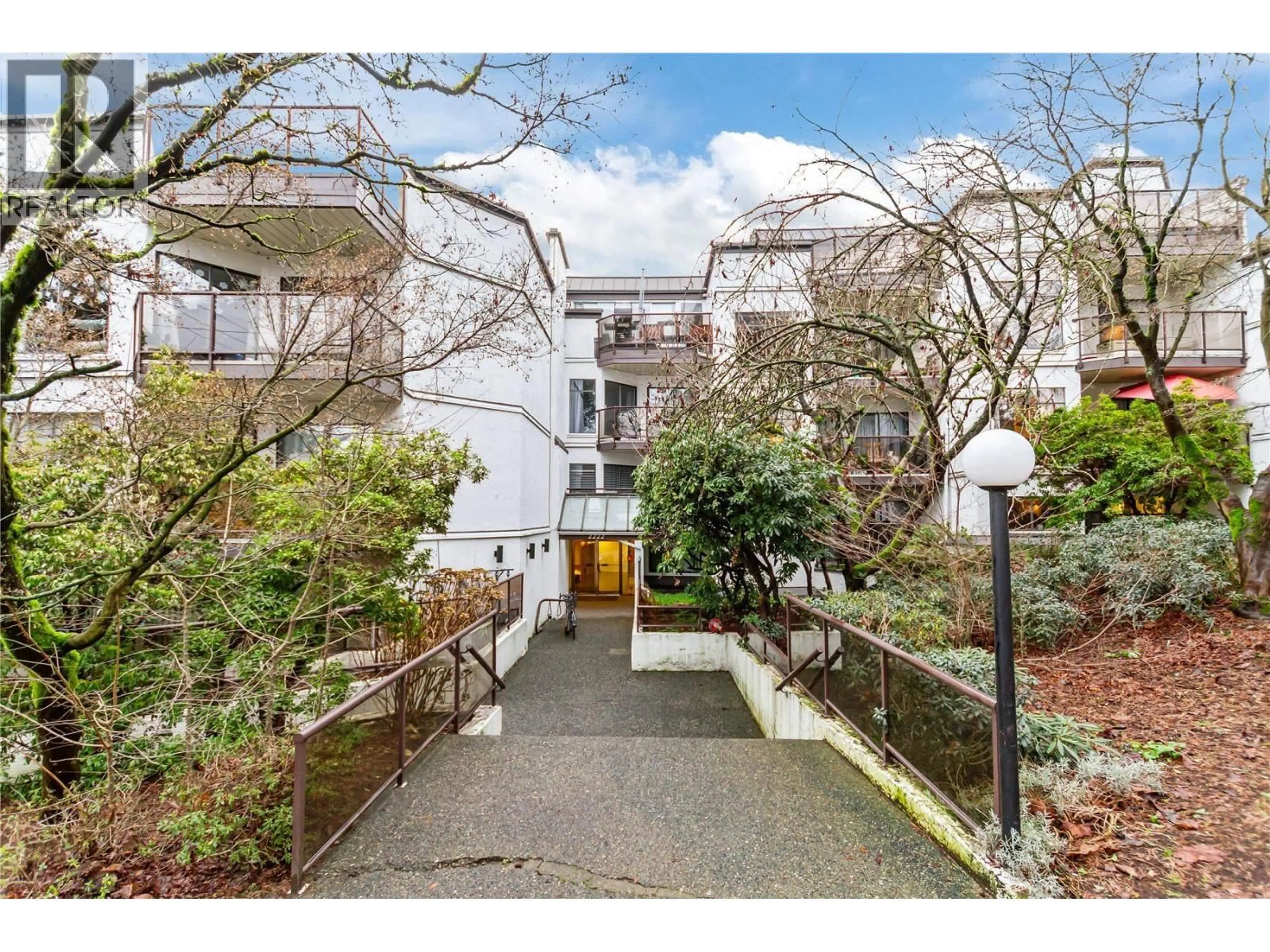 Unknown for 201 - 2222 PRINCE EDWARD STREET, Vancouver British Columbia V5T4M6