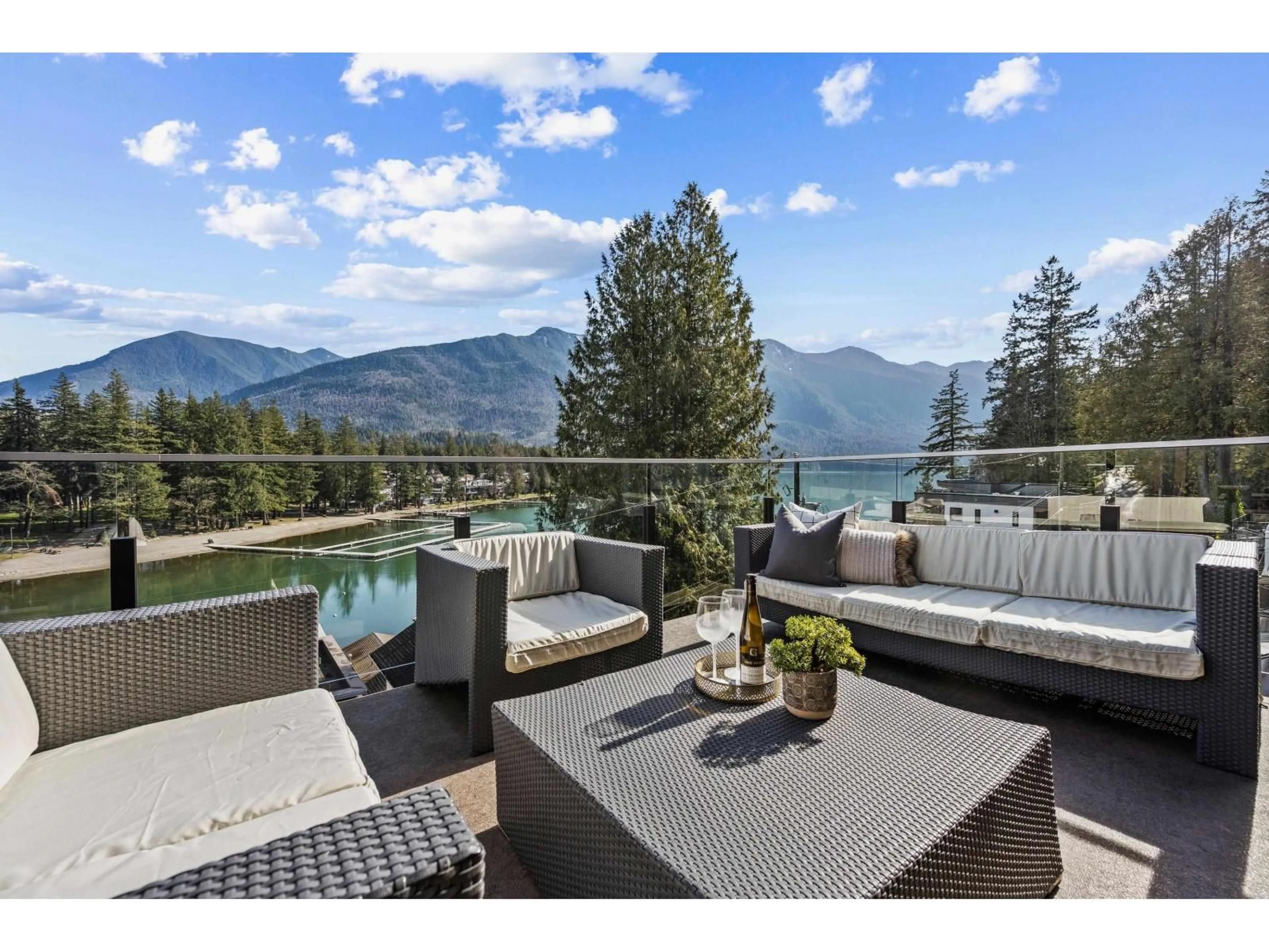 Patio, water/lake/river/ocean view for 309 MUNROE AVENUE, Cultus Lake British Columbia V2R5A2