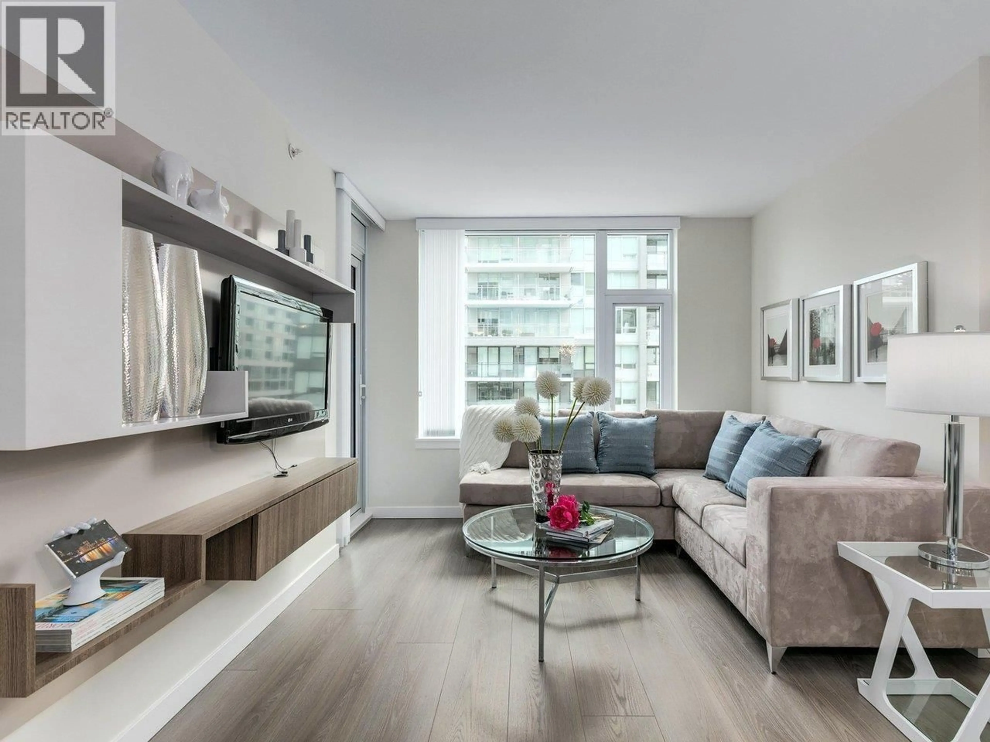 Living room with furniture, unknown for 907 - 8699 HAZELBRIDGE WAY, Richmond British Columbia V6X0T4