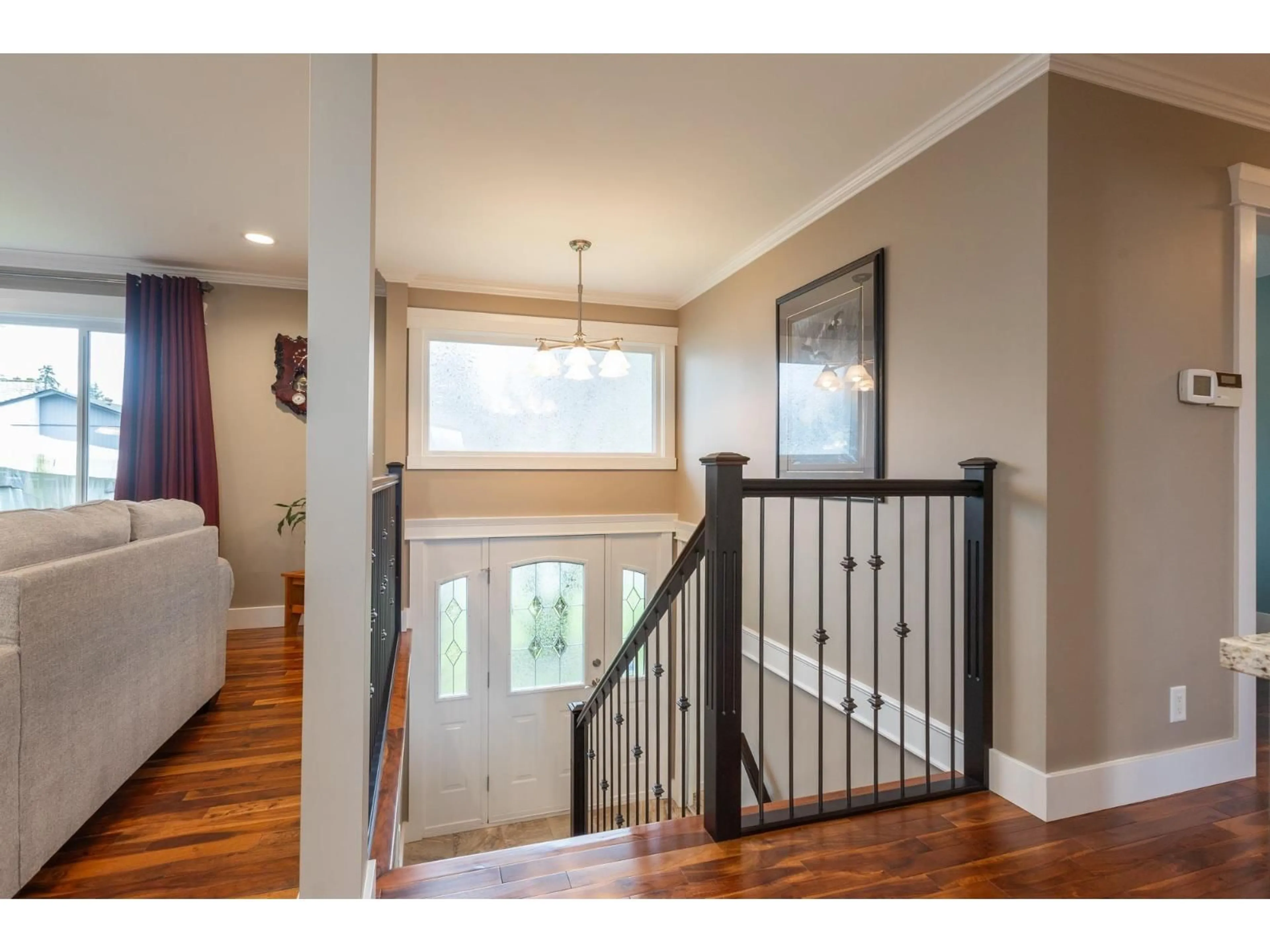 Indoor entryway for 33341 LYNN AVENUE, Abbotsford British Columbia V2S1E1