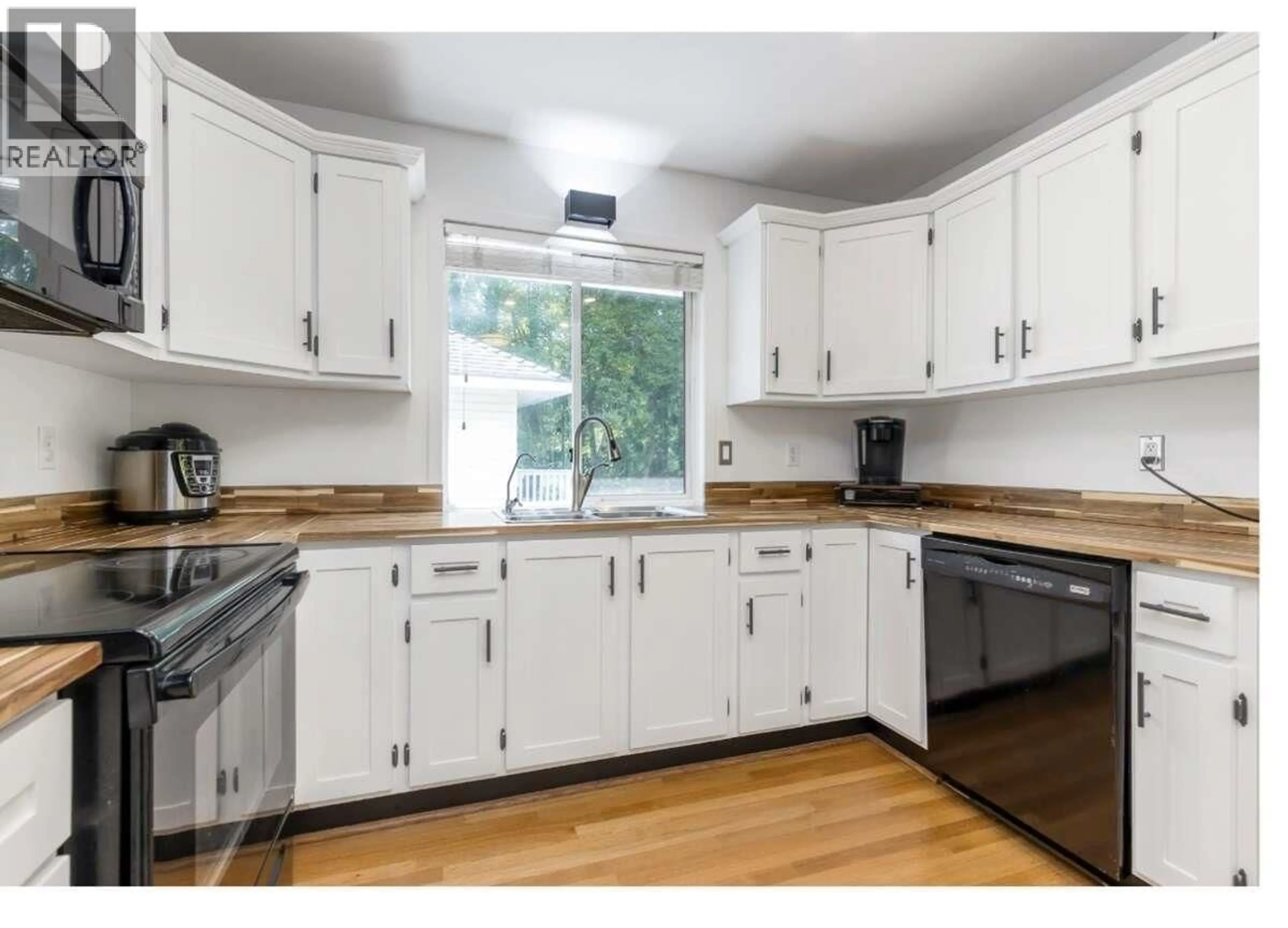 Standard kitchen, wood/laminate floor for 23053 125A AVENUE, Maple Ridge British Columbia V2X0S2