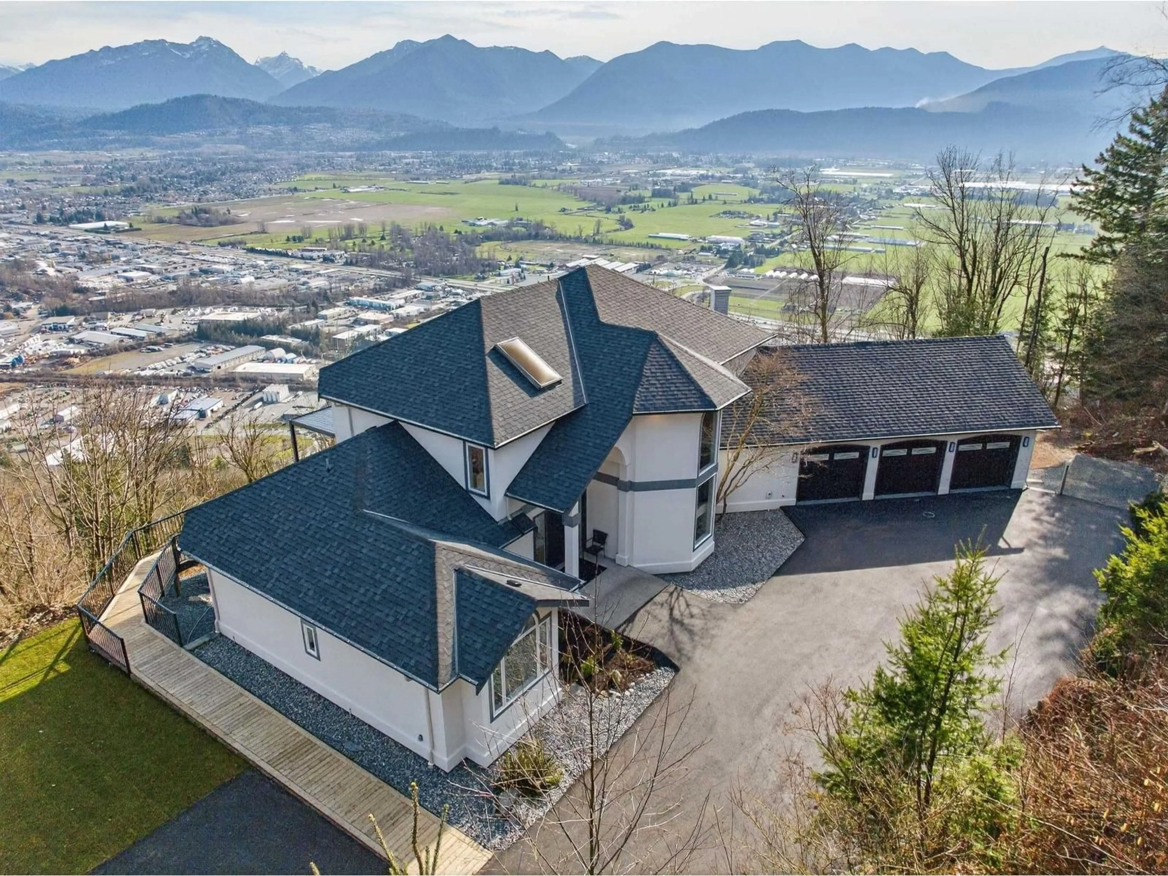 A pic from outside/outdoor area/front of a property/back of a property/a pic from drone, mountain view for 43619 BRACKEN DRIVE, Chilliwack British Columbia V2R4A4