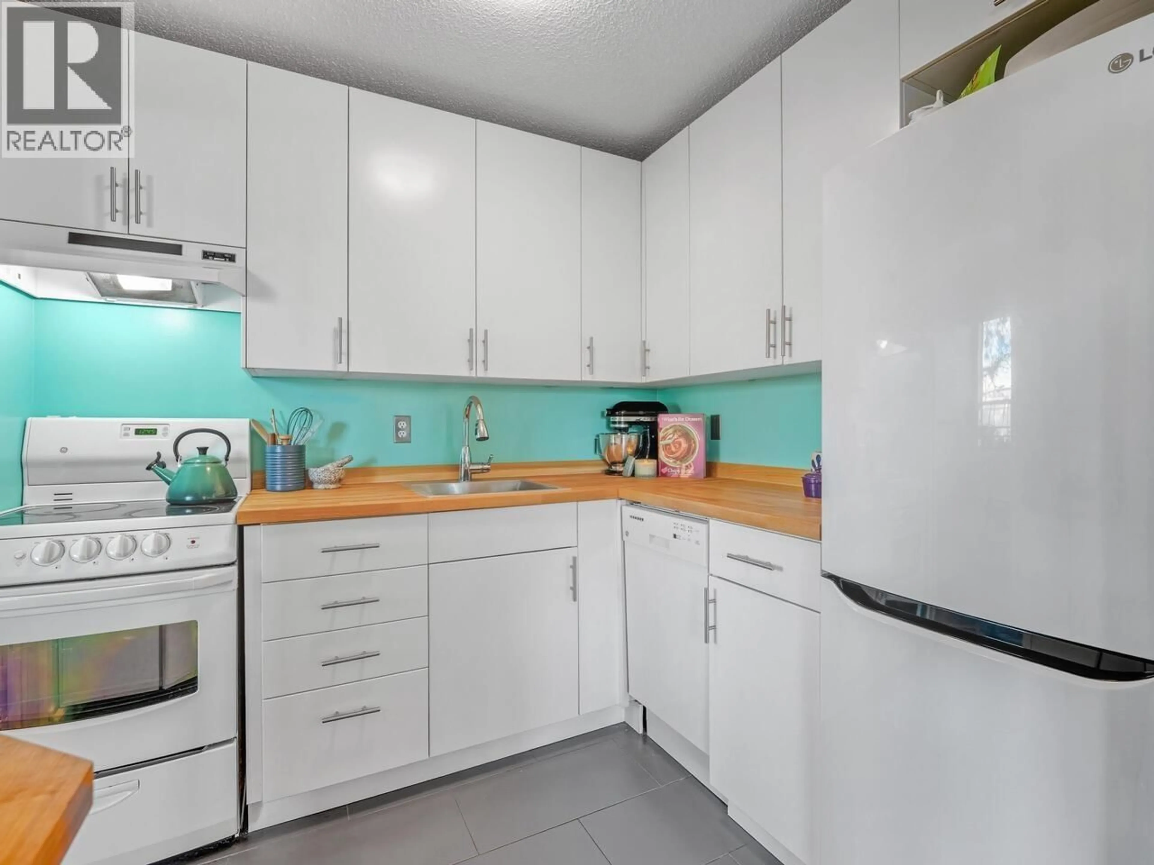 Standard kitchen, unknown for 206 - 1065 8TH AVENUE, Vancouver British Columbia V5T1V1