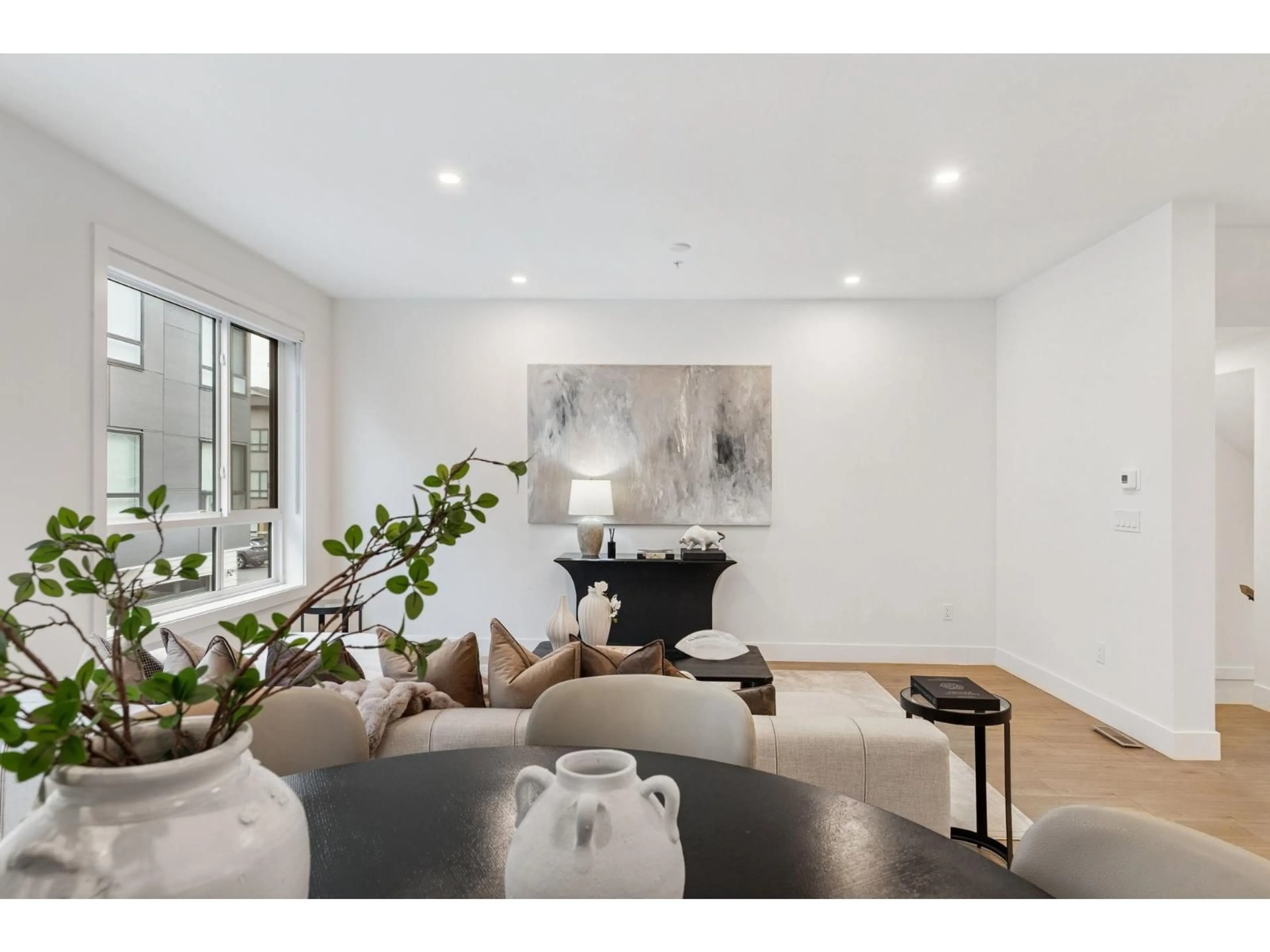 Living room with furniture, unknown for 3 - 19667 55A AVENUE, Langley British Columbia V3A3X1