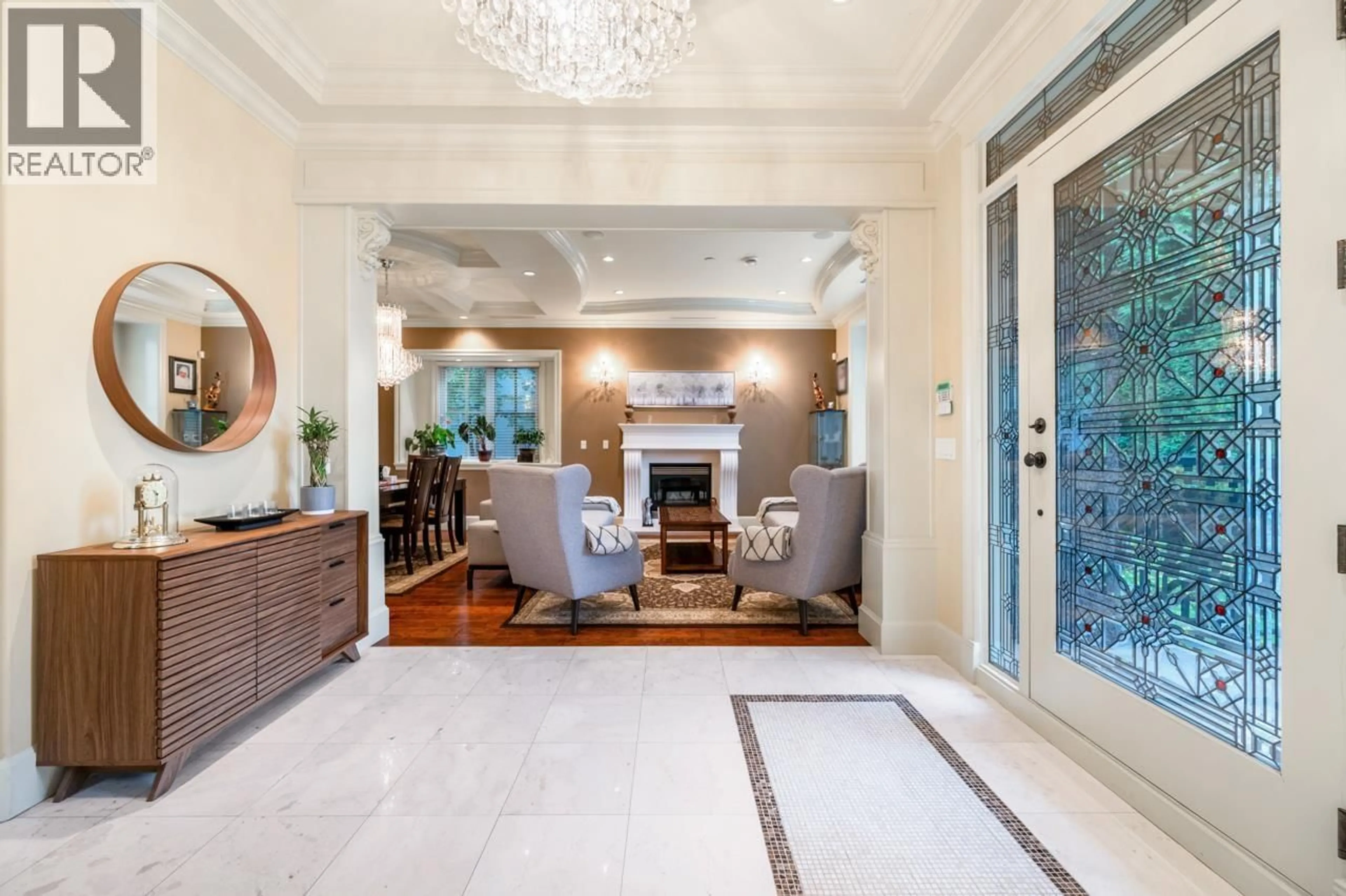 Indoor foyer for 7130 GRANVILLE STREET, Vancouver British Columbia V6P4X8