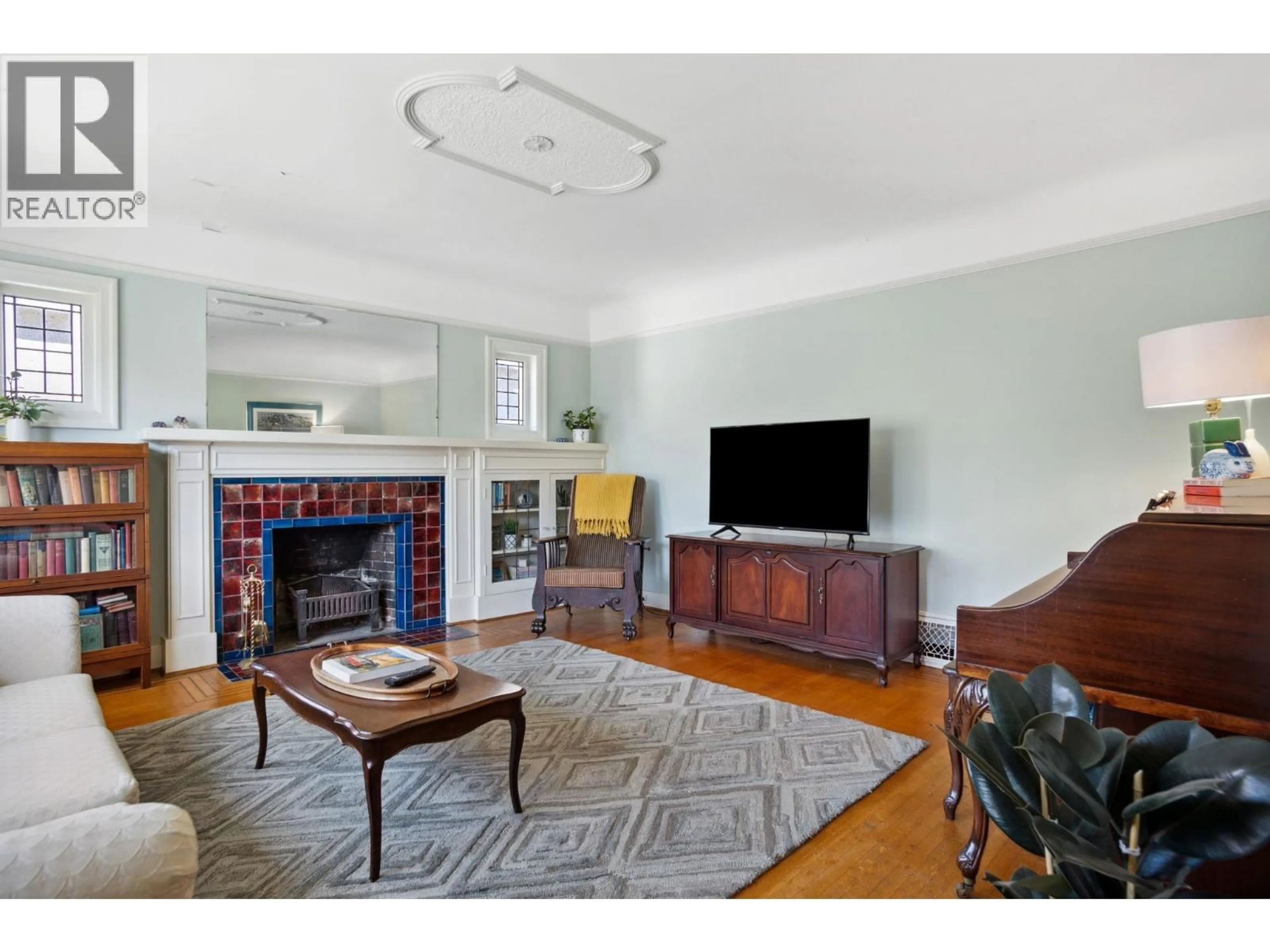 Living room with furniture, unknown for 5962 DUNBAR STREET, Vancouver British Columbia V6N1X2